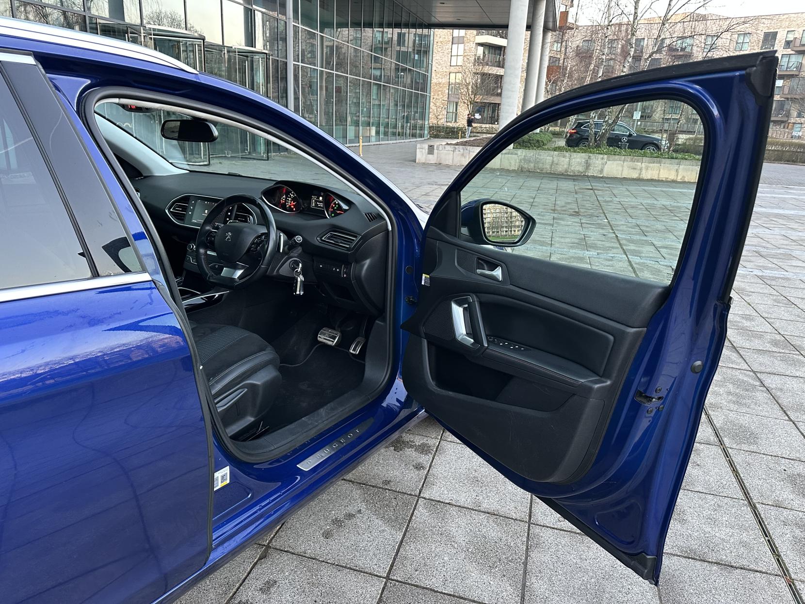 Peugeot 308 SW 1.2 PureTech Tech Edition Estate 5dr Petrol EAT Euro 6 (s/s) (130 ps)