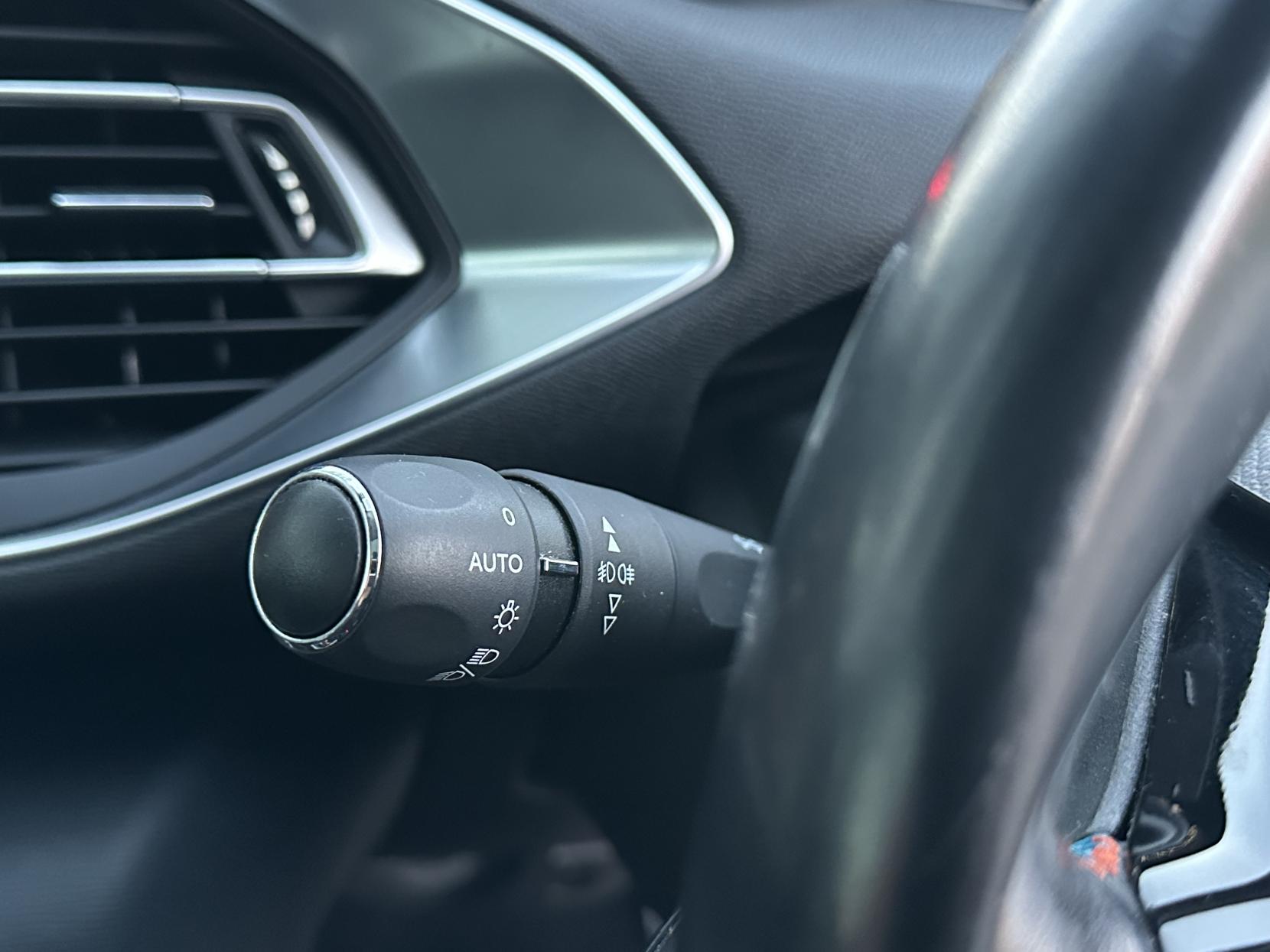 Peugeot 308 SW 1.2 PureTech Tech Edition Estate 5dr Petrol EAT Euro 6 (s/s) (130 ps)