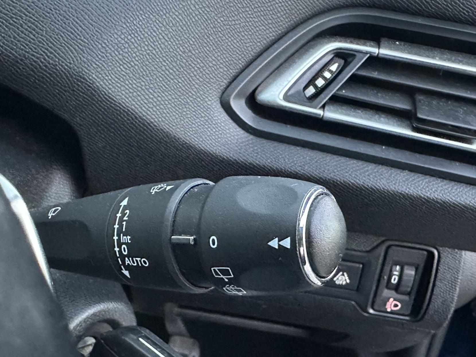 Peugeot 308 SW 1.2 PureTech Tech Edition Estate 5dr Petrol EAT Euro 6 (s/s) (130 ps)