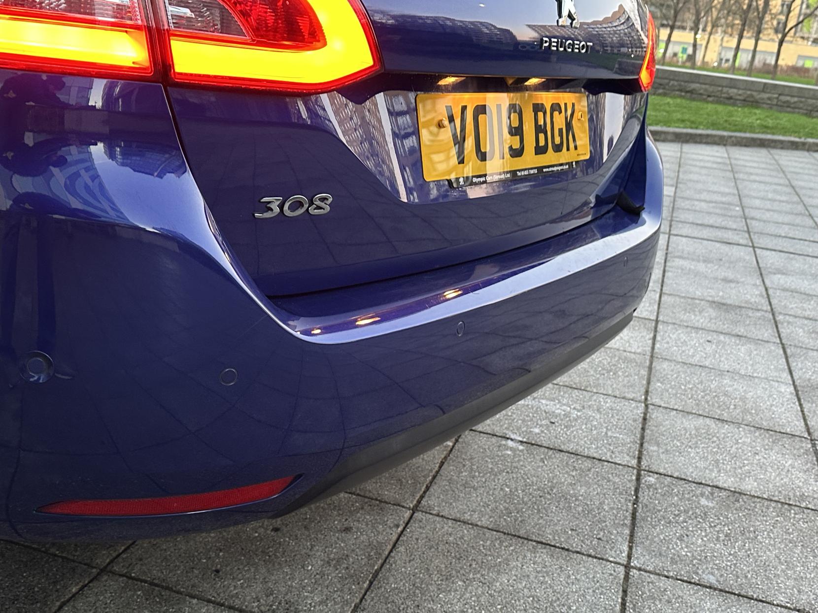 Peugeot 308 SW 1.2 PureTech Tech Edition Estate 5dr Petrol EAT Euro 6 (s/s) (130 ps)