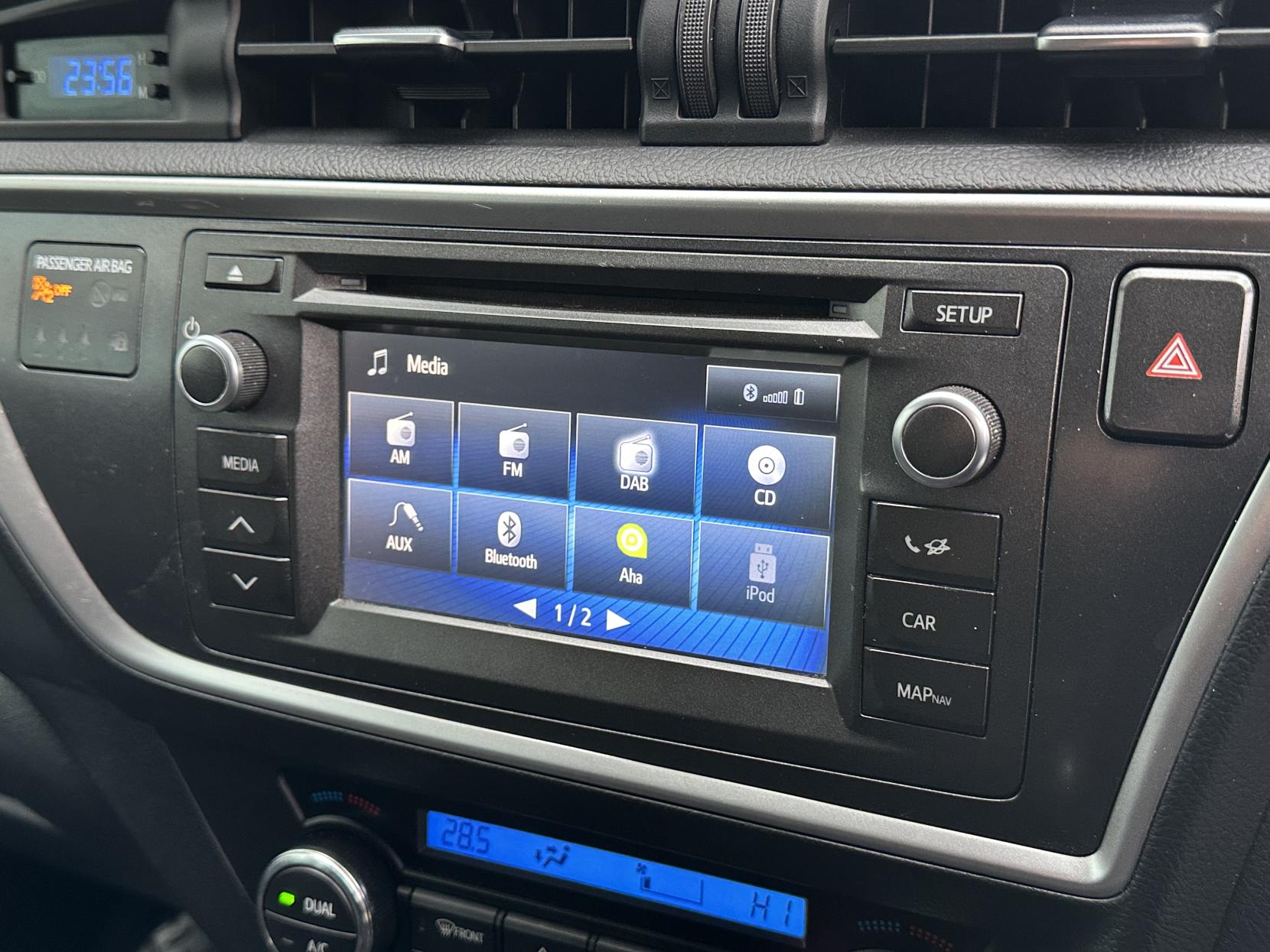 Toyota Auris 1.8 VVT-h Excel Hatchback 5dr Petrol Hybrid CVT Euro 5 (s/s) (136 ps)