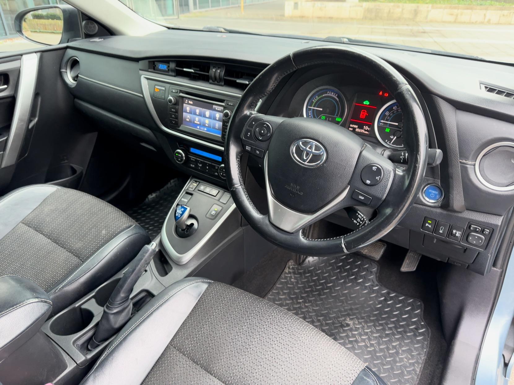 Toyota Auris 1.8 VVT-h Excel Hatchback 5dr Petrol Hybrid CVT Euro 5 (s/s) (136 ps)