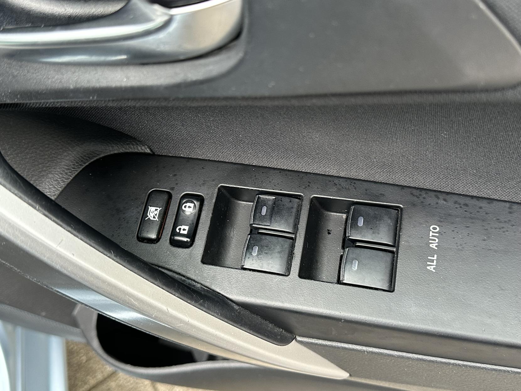 Toyota Auris 1.8 VVT-h Excel Hatchback 5dr Petrol Hybrid CVT Euro 5 (s/s) (136 ps)