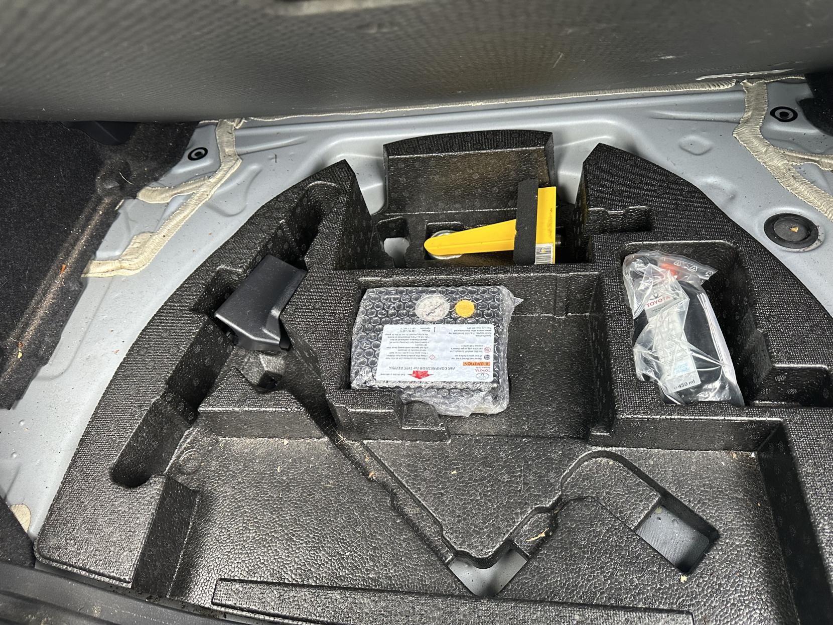 Toyota Auris 1.8 VVT-h Excel Hatchback 5dr Petrol Hybrid CVT Euro 5 (s/s) (136 ps)