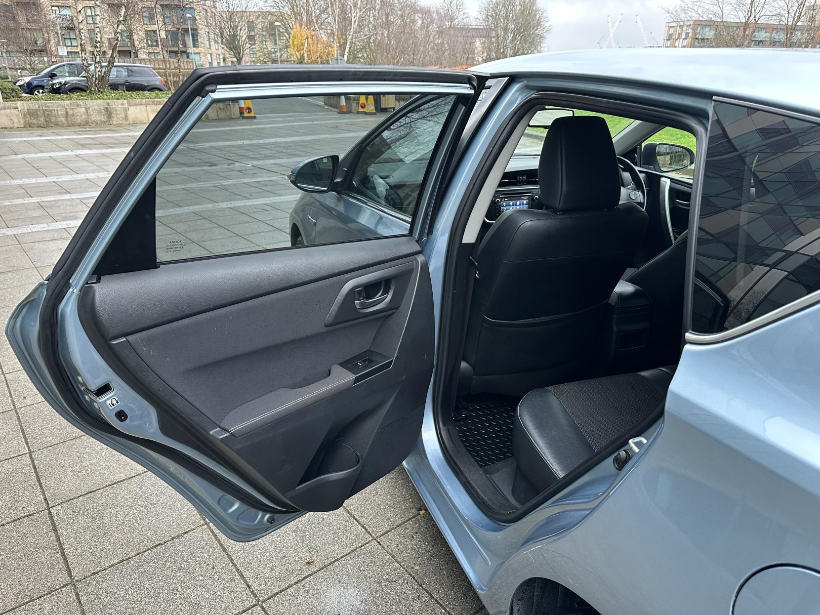 Toyota Auris 1.8 VVT-h Excel Hatchback 5dr Petrol Hybrid CVT Euro 5 (s/s) (136 ps)