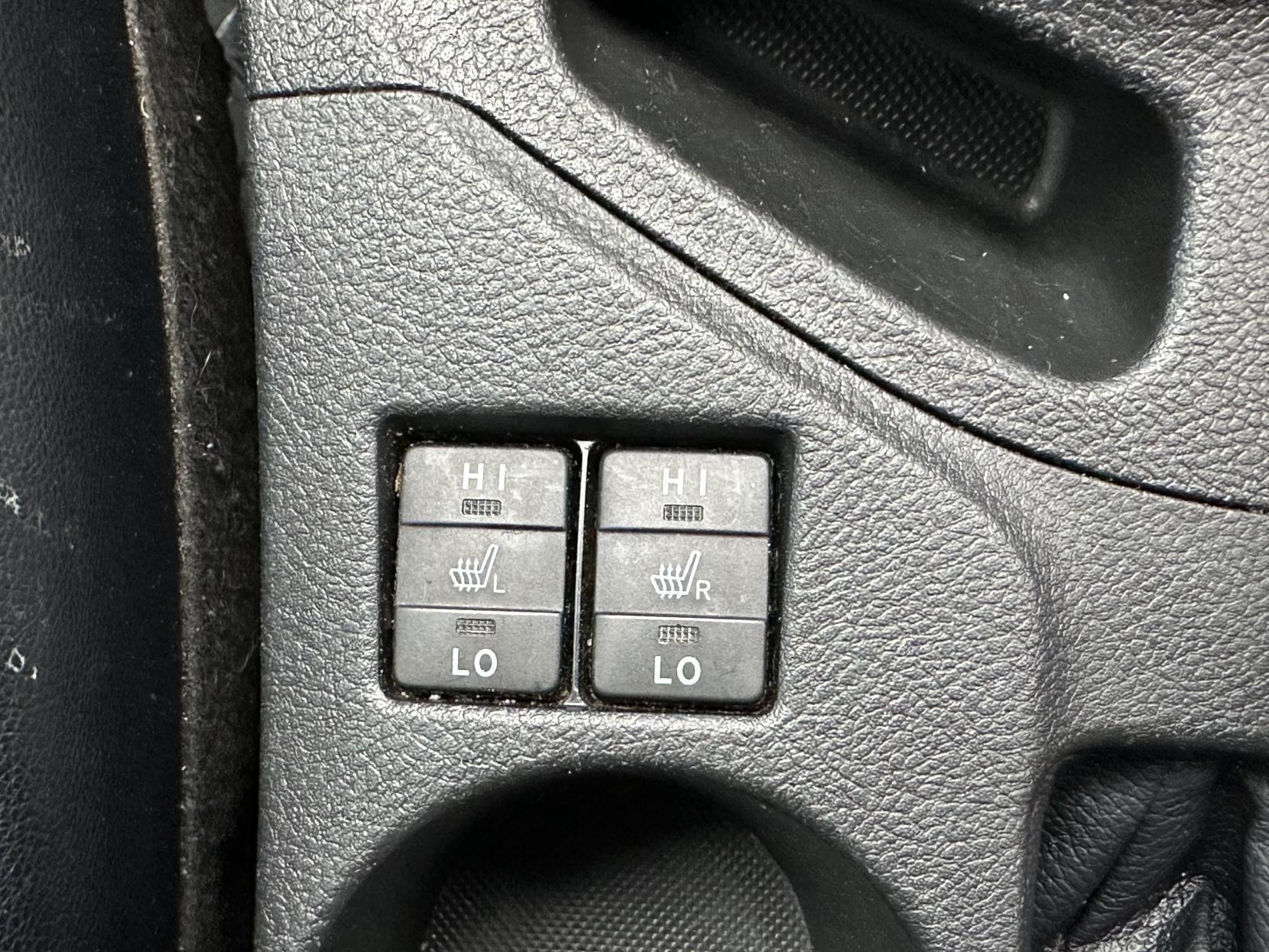 Toyota Auris 1.8 VVT-h Excel Hatchback 5dr Petrol Hybrid CVT Euro 5 (s/s) (136 ps)