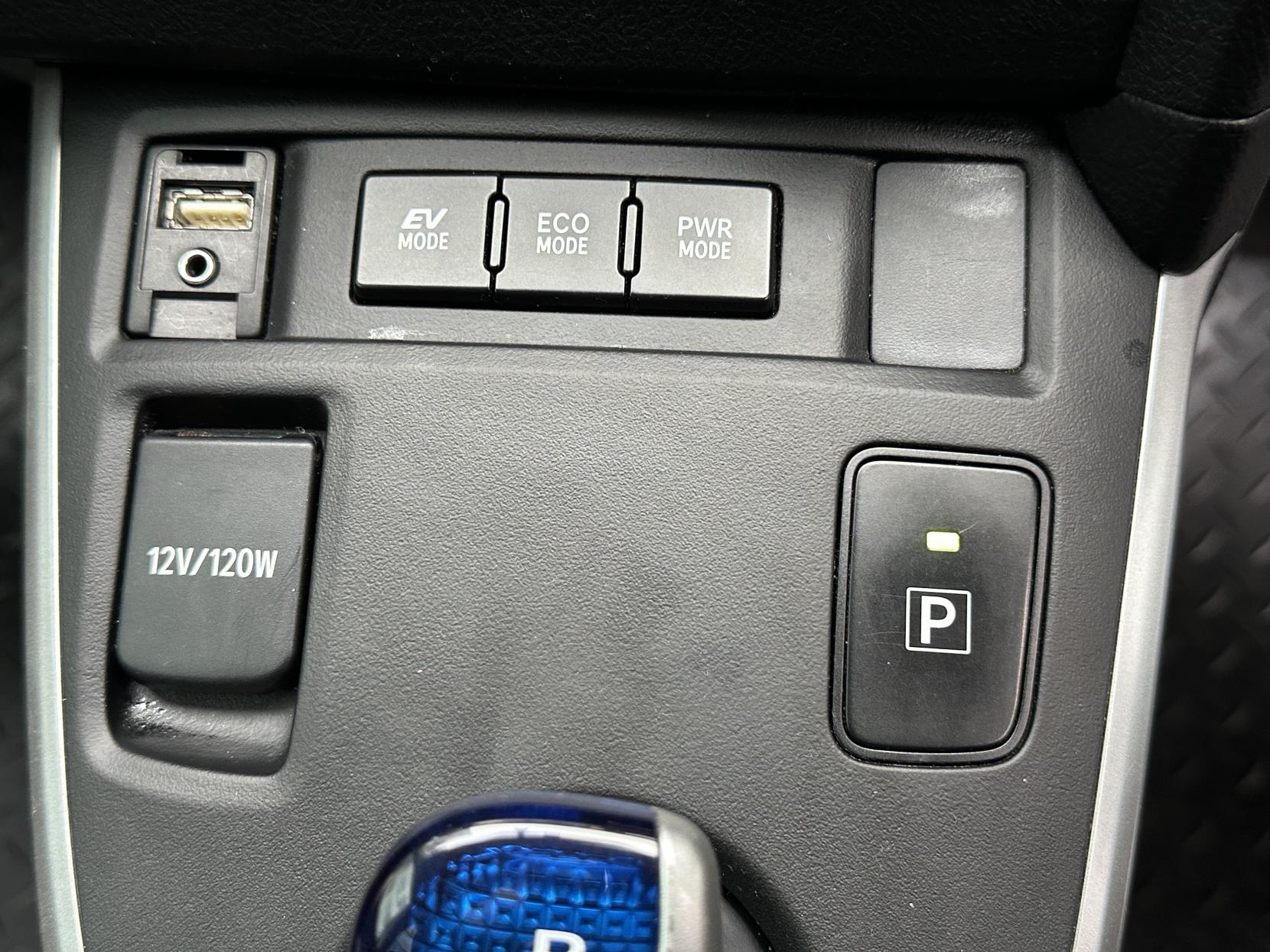 Toyota Auris 1.8 VVT-h Excel Hatchback 5dr Petrol Hybrid CVT Euro 5 (s/s) (136 ps)