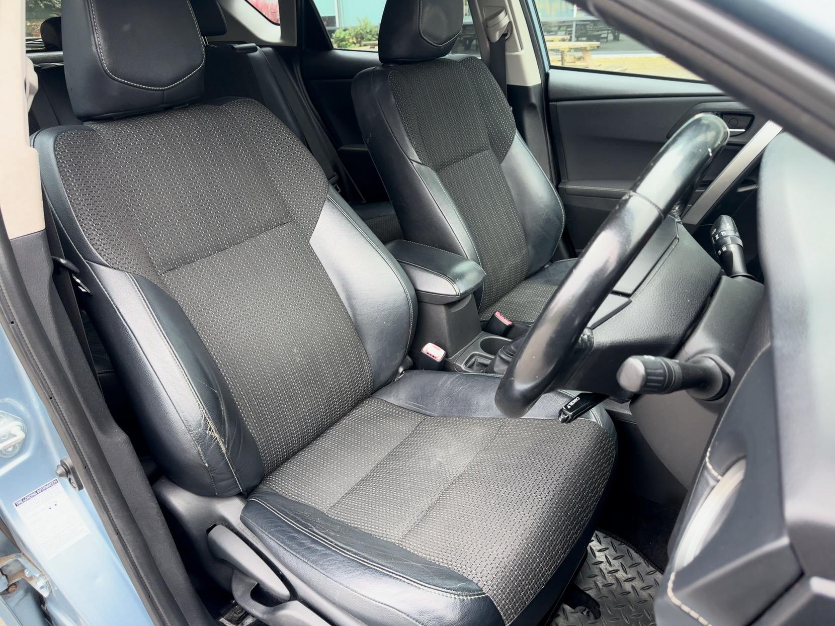 Toyota Auris 1.8 VVT-h Excel Hatchback 5dr Petrol Hybrid CVT Euro 5 (s/s) (136 ps)