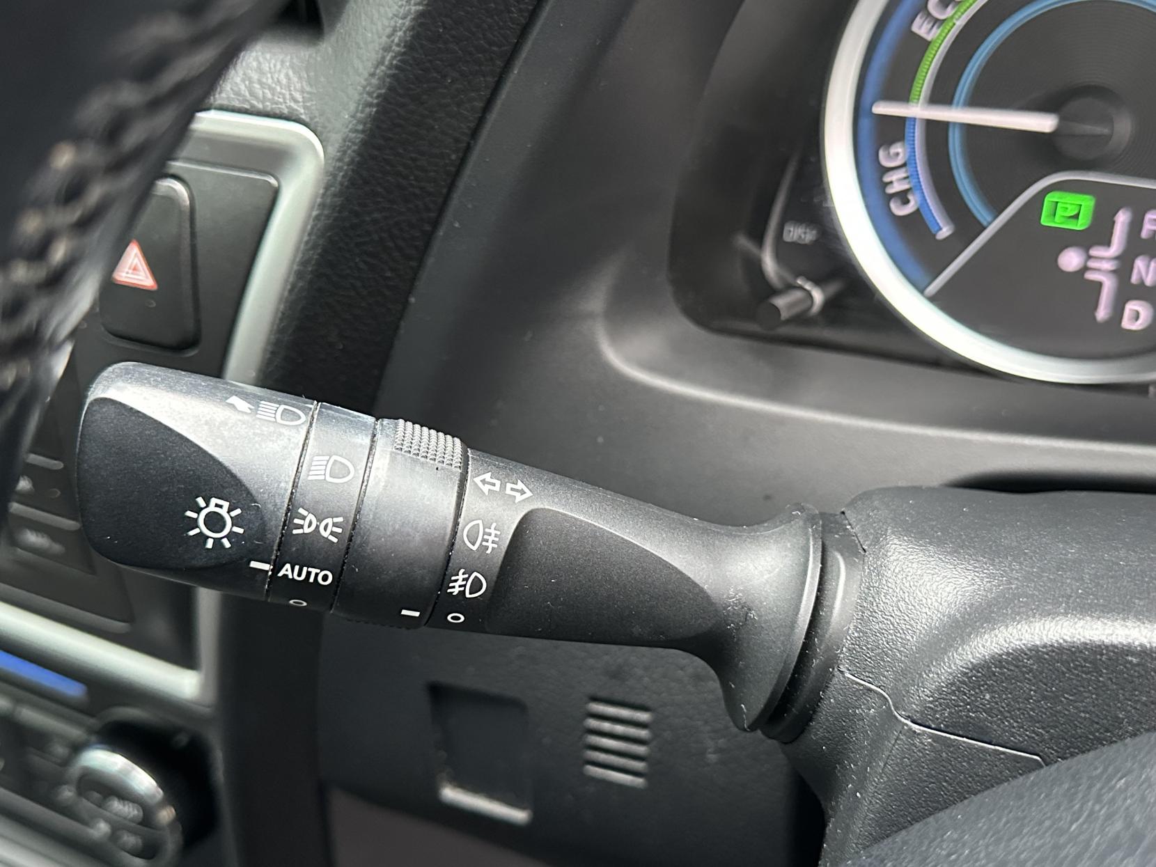 Toyota Auris 1.8 VVT-h Excel Hatchback 5dr Petrol Hybrid CVT Euro 5 (s/s) (136 ps)