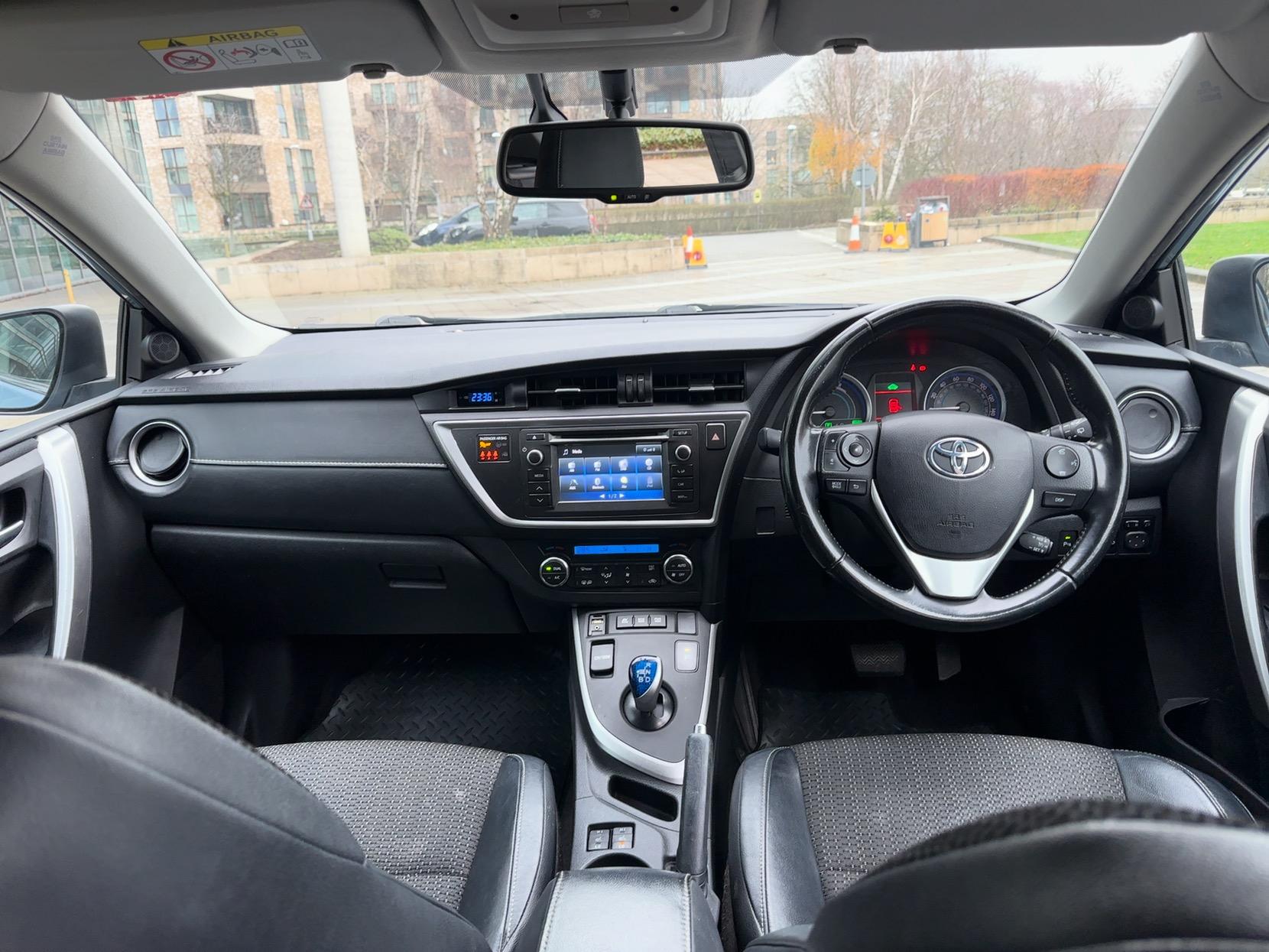 Toyota Auris 1.8 VVT-h Excel Hatchback 5dr Petrol Hybrid CVT Euro 5 (s/s) (136 ps)