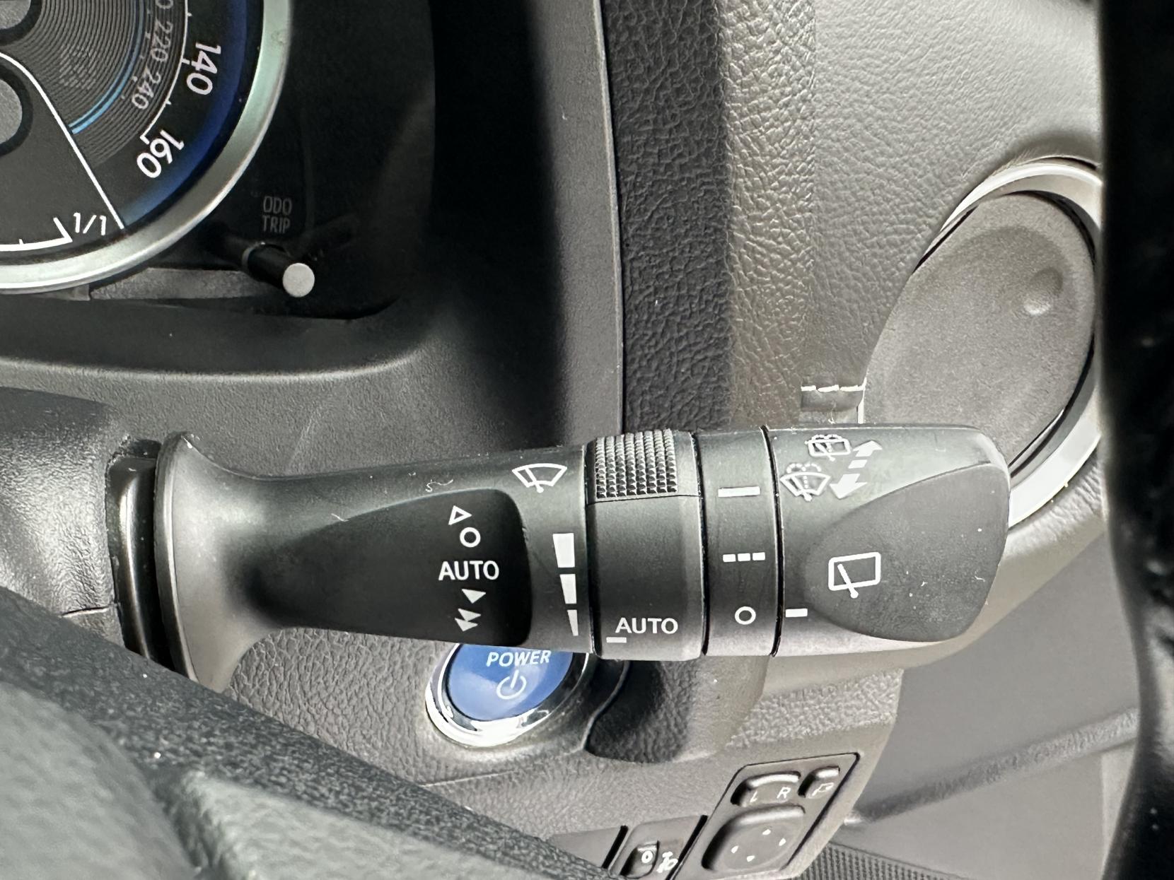 Toyota Auris 1.8 VVT-h Excel Hatchback 5dr Petrol Hybrid CVT Euro 5 (s/s) (136 ps)