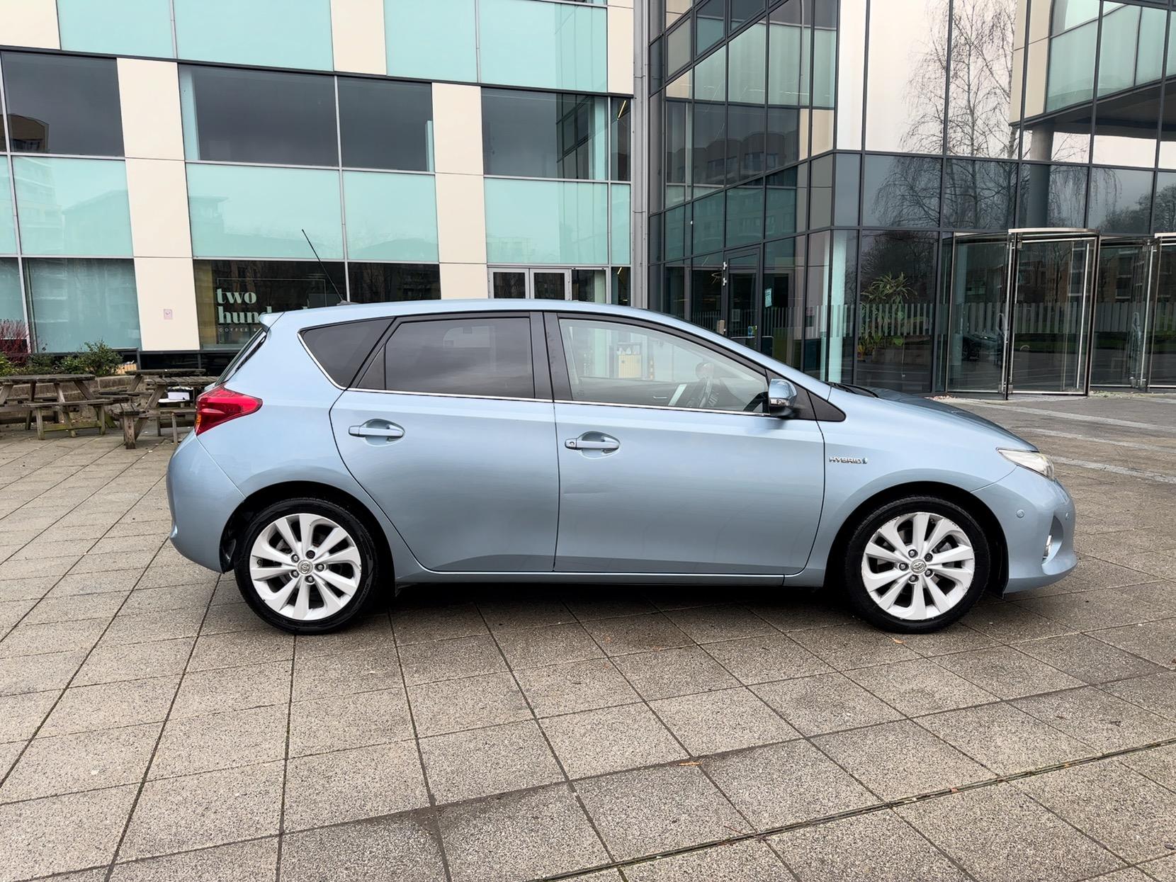 Toyota Auris 1.8 VVT-h Excel Hatchback 5dr Petrol Hybrid CVT Euro 5 (s/s) (136 ps)