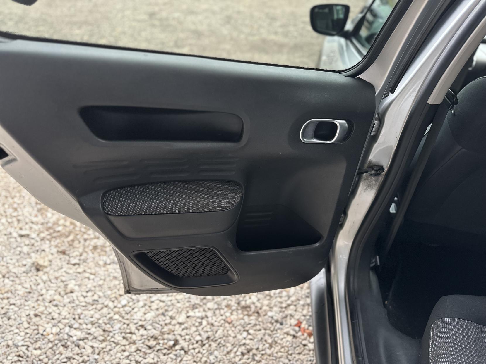 Citroen C4 Cactus 1.2 PureTech Flair Hatchback 5dr Petrol Manual Euro 6 (s/s) (110 ps)