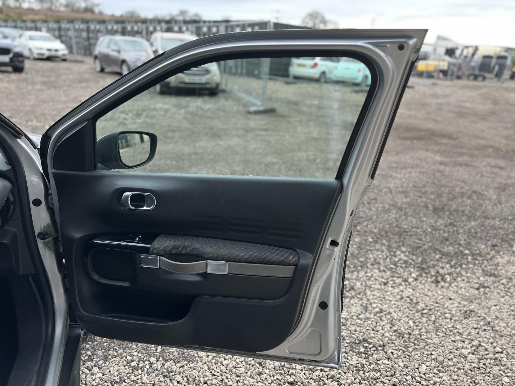 Citroen C4 Cactus 1.2 PureTech Flair Hatchback 5dr Petrol Manual Euro 6 (s/s) (110 ps)