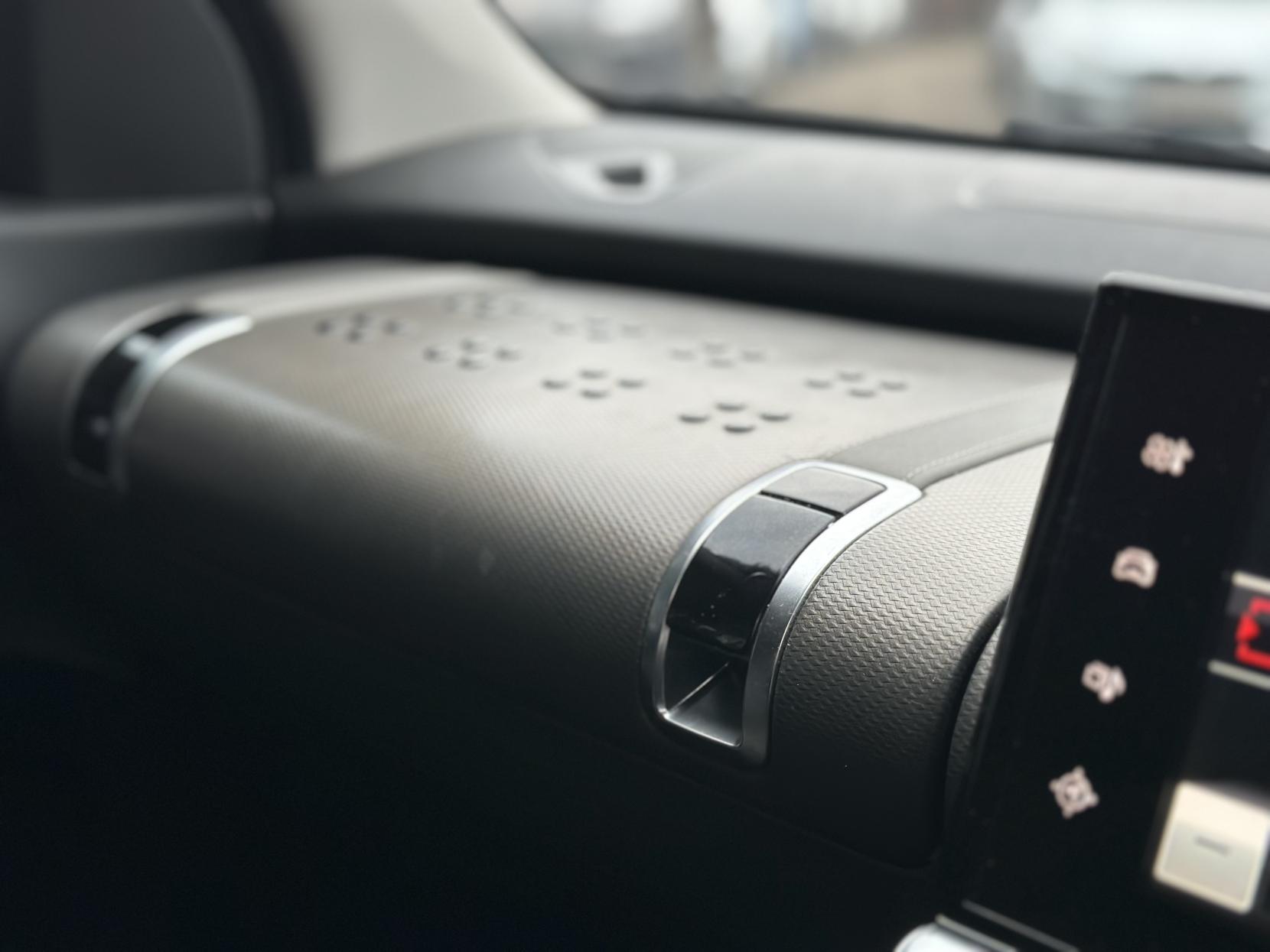 Citroen C4 Cactus 1.2 PureTech Flair Hatchback 5dr Petrol Manual Euro 6 (s/s) (110 ps)