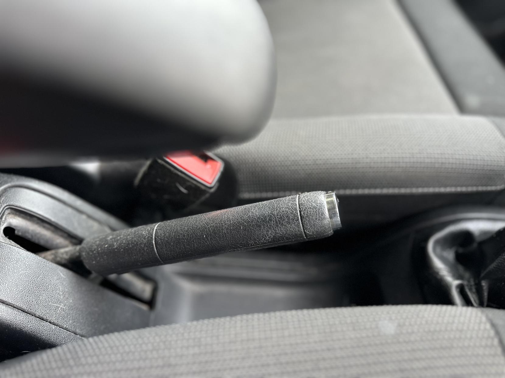 Citroen C4 Cactus 1.2 PureTech Flair Hatchback 5dr Petrol Manual Euro 6 (s/s) (110 ps)