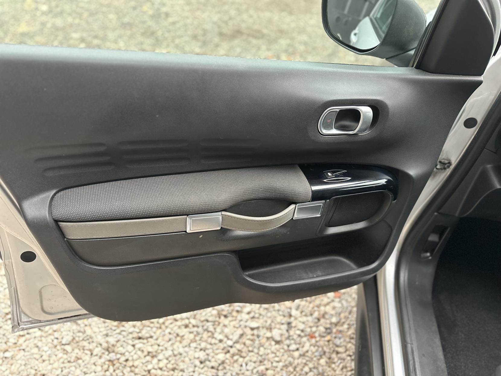 Citroen C4 Cactus 1.2 PureTech Flair Hatchback 5dr Petrol Manual Euro 6 (s/s) (110 ps)