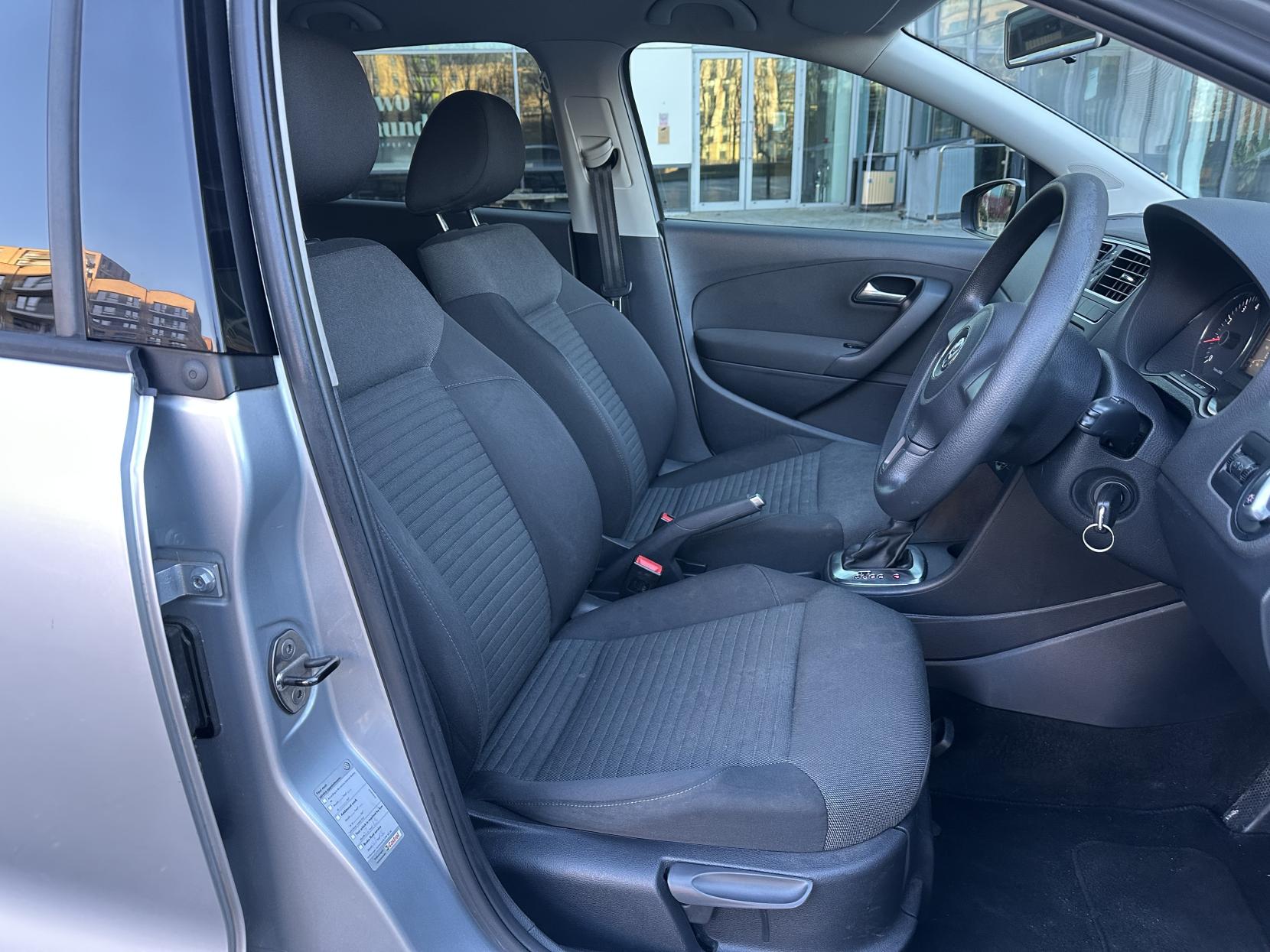 Volkswagen Polo 1.4 Match Hatchback 5dr Petrol DSG Euro 5 (85 ps)