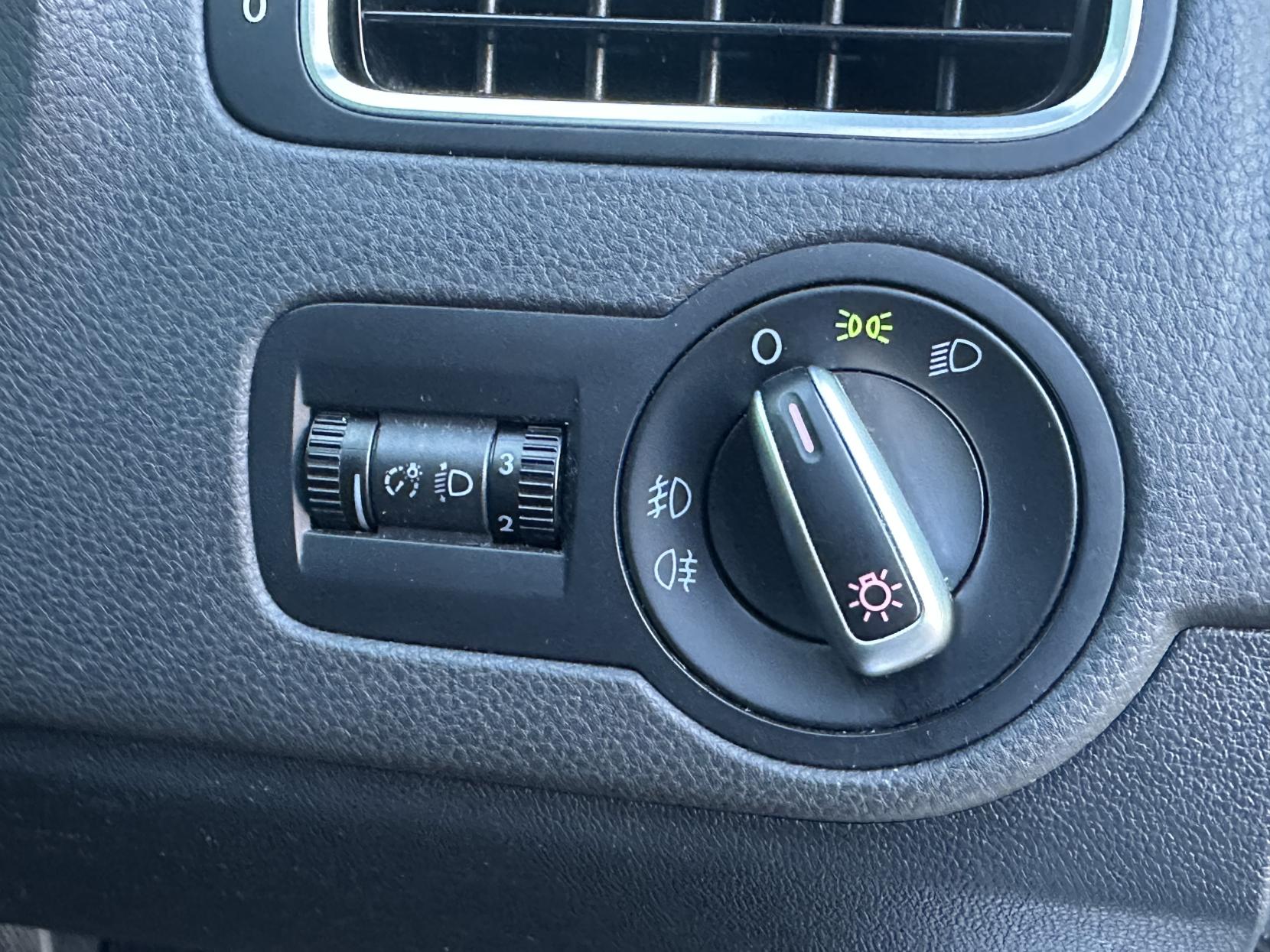 Volkswagen Polo 1.4 Match Hatchback 5dr Petrol DSG Euro 5 (85 ps)