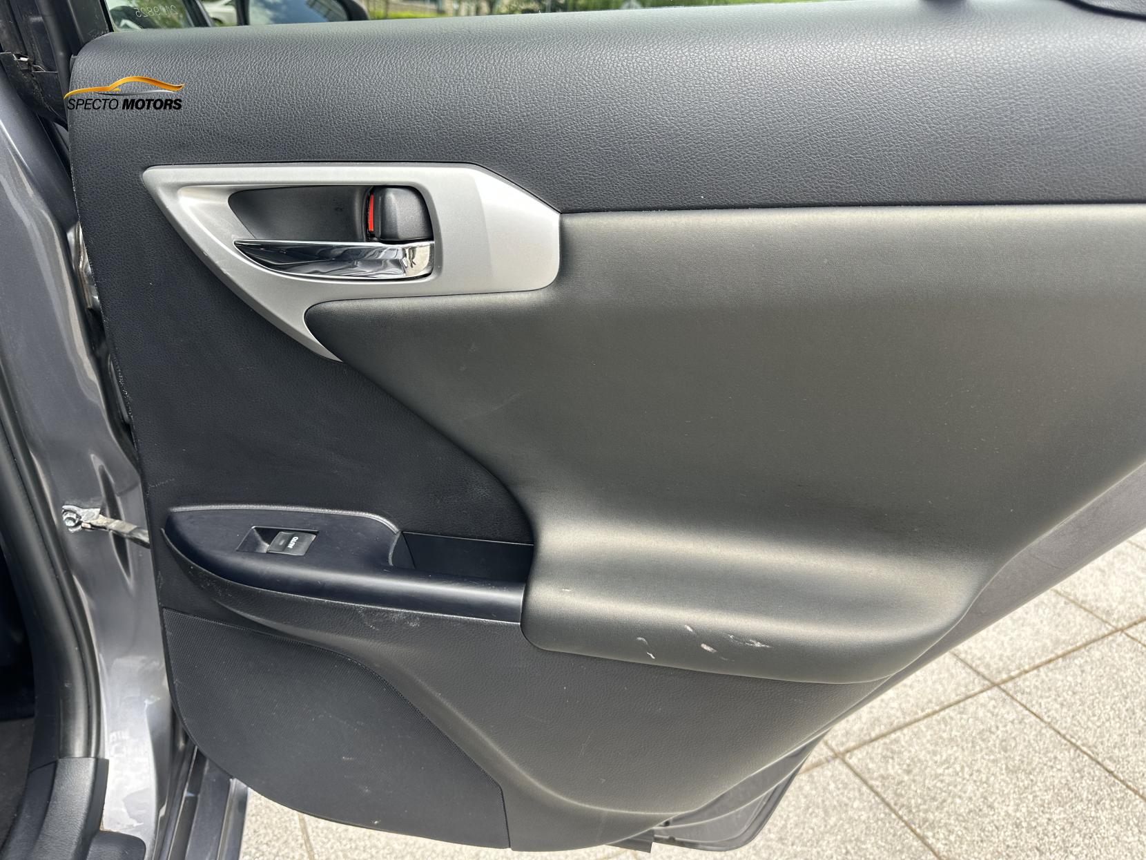 Lexus CT 1.8 200h Advance Hatchback 5dr Petrol Hybrid CVT Euro 5 (s/s) (136 ps)