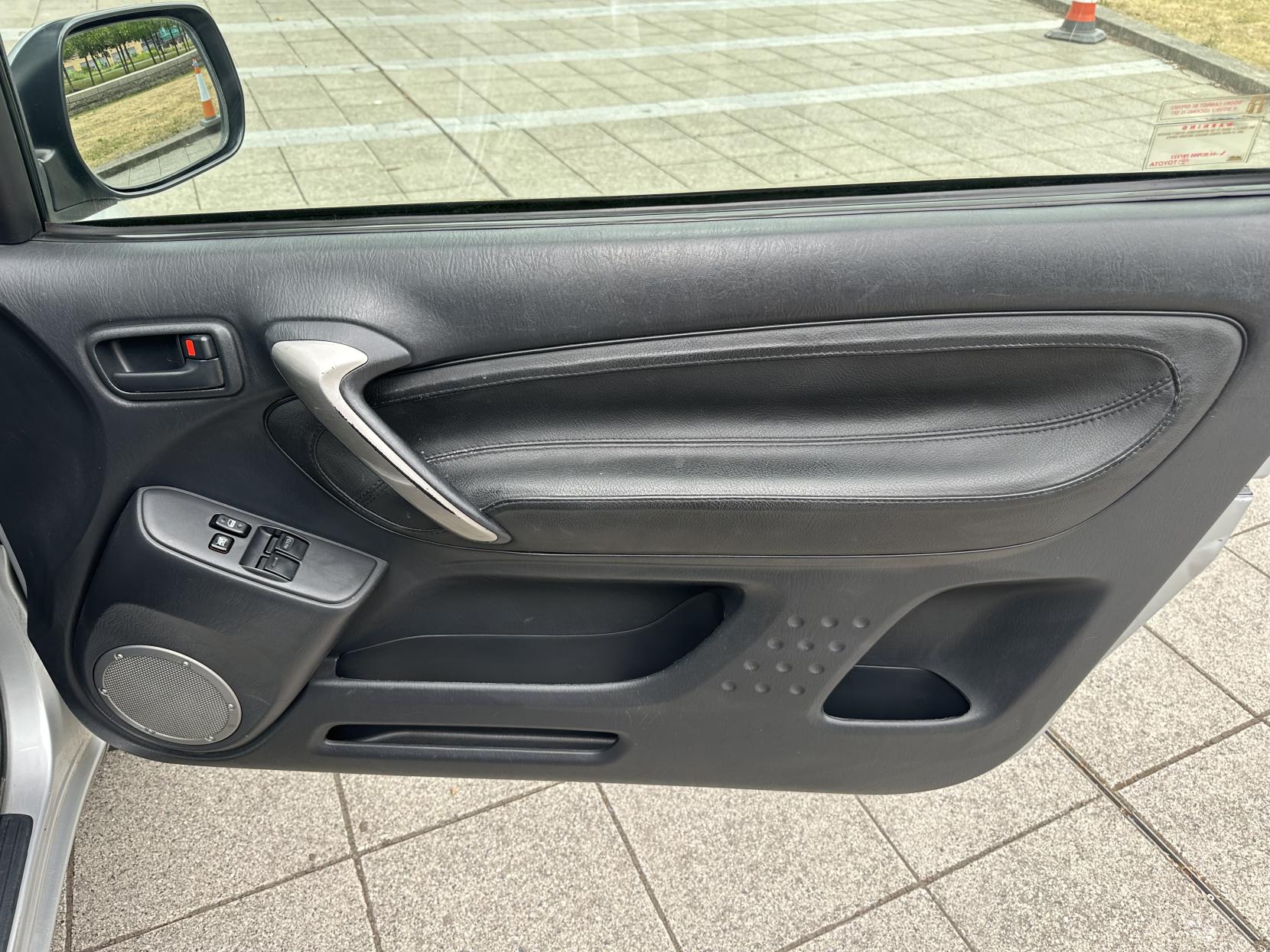 Toyota RAV4 2.0 VVT-i XT3 SUV 3dr Petrol Automatic 4WD (218 g/km, 147 bhp)