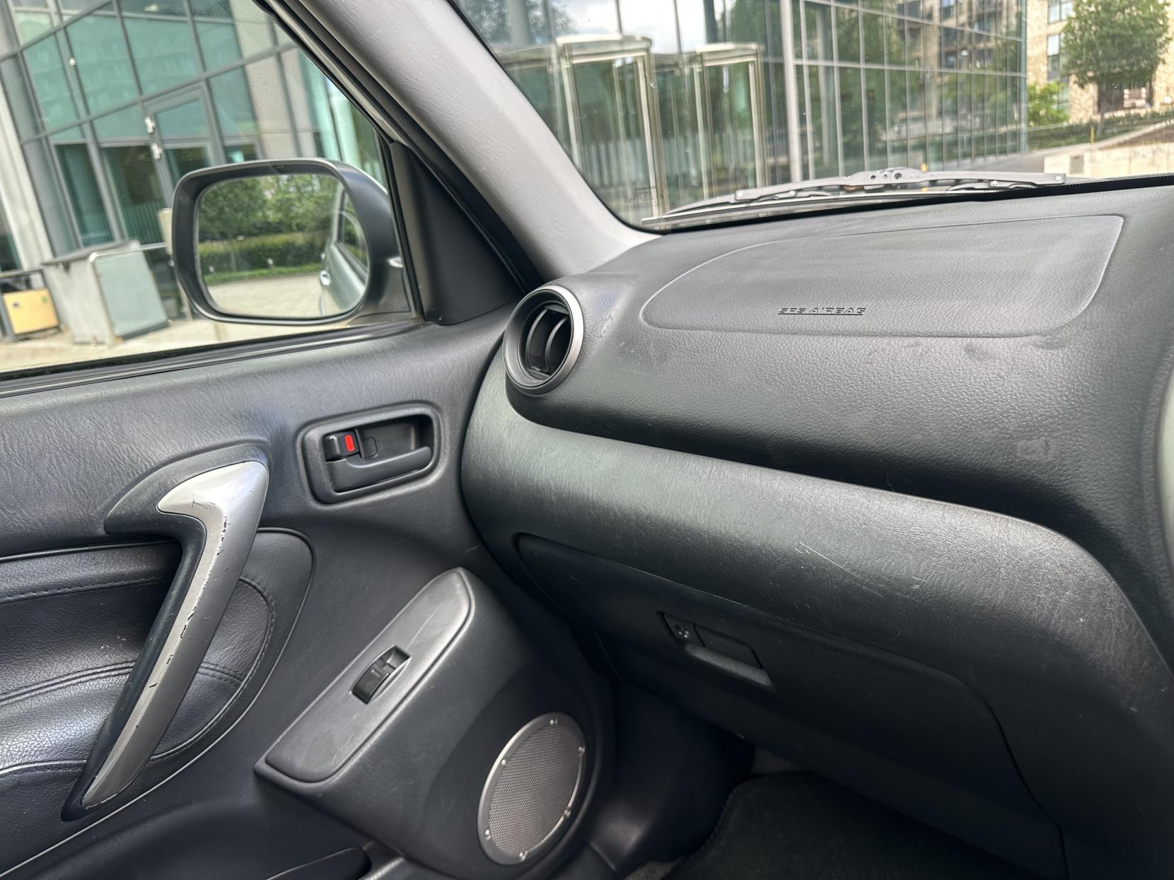 Toyota RAV4 2.0 VVT-i XT3 SUV 3dr Petrol Automatic 4WD (218 g/km, 147 bhp)