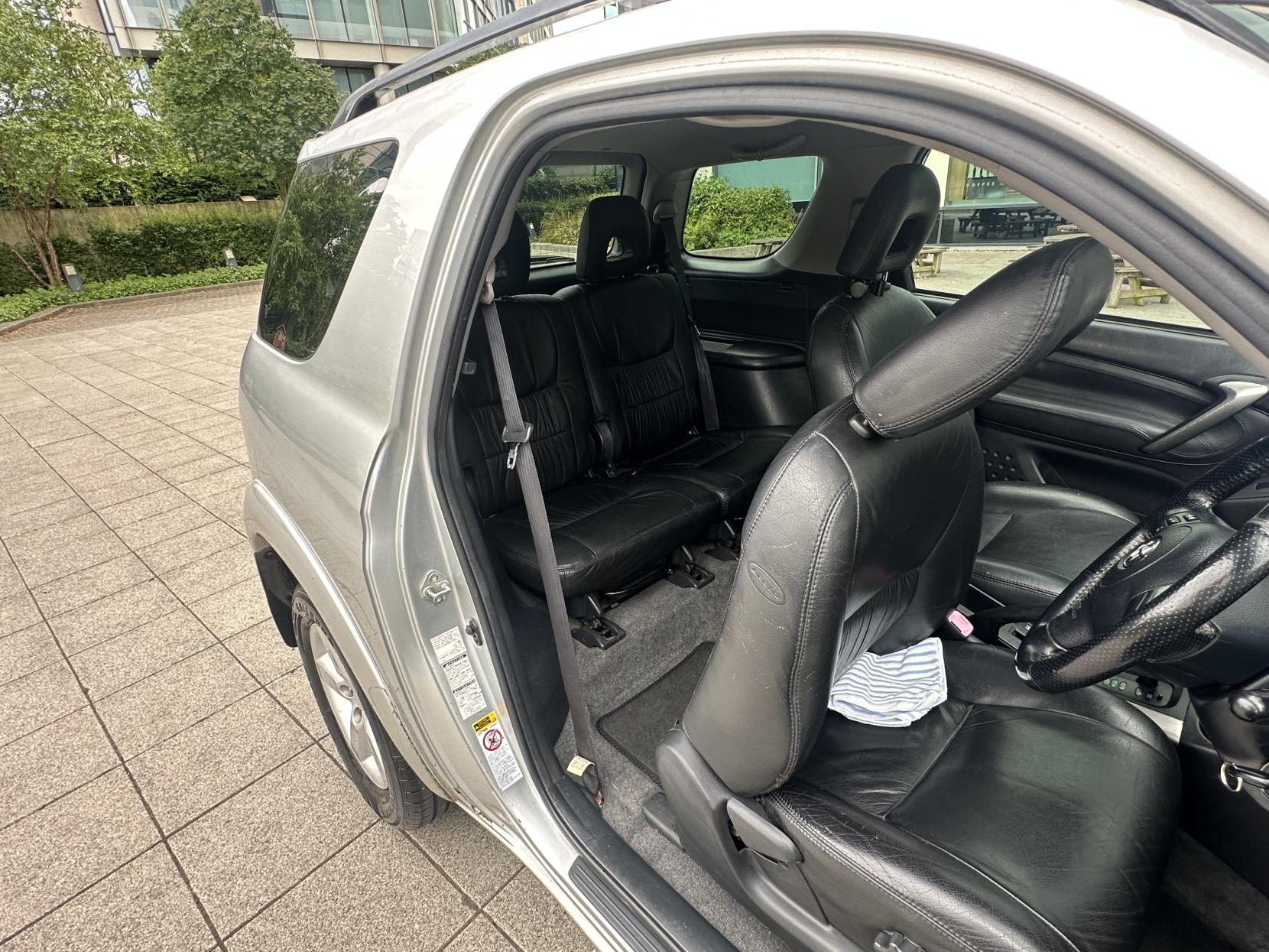 Toyota RAV4 2.0 VVT-i XT3 SUV 3dr Petrol Automatic 4WD (218 g/km, 147 bhp)