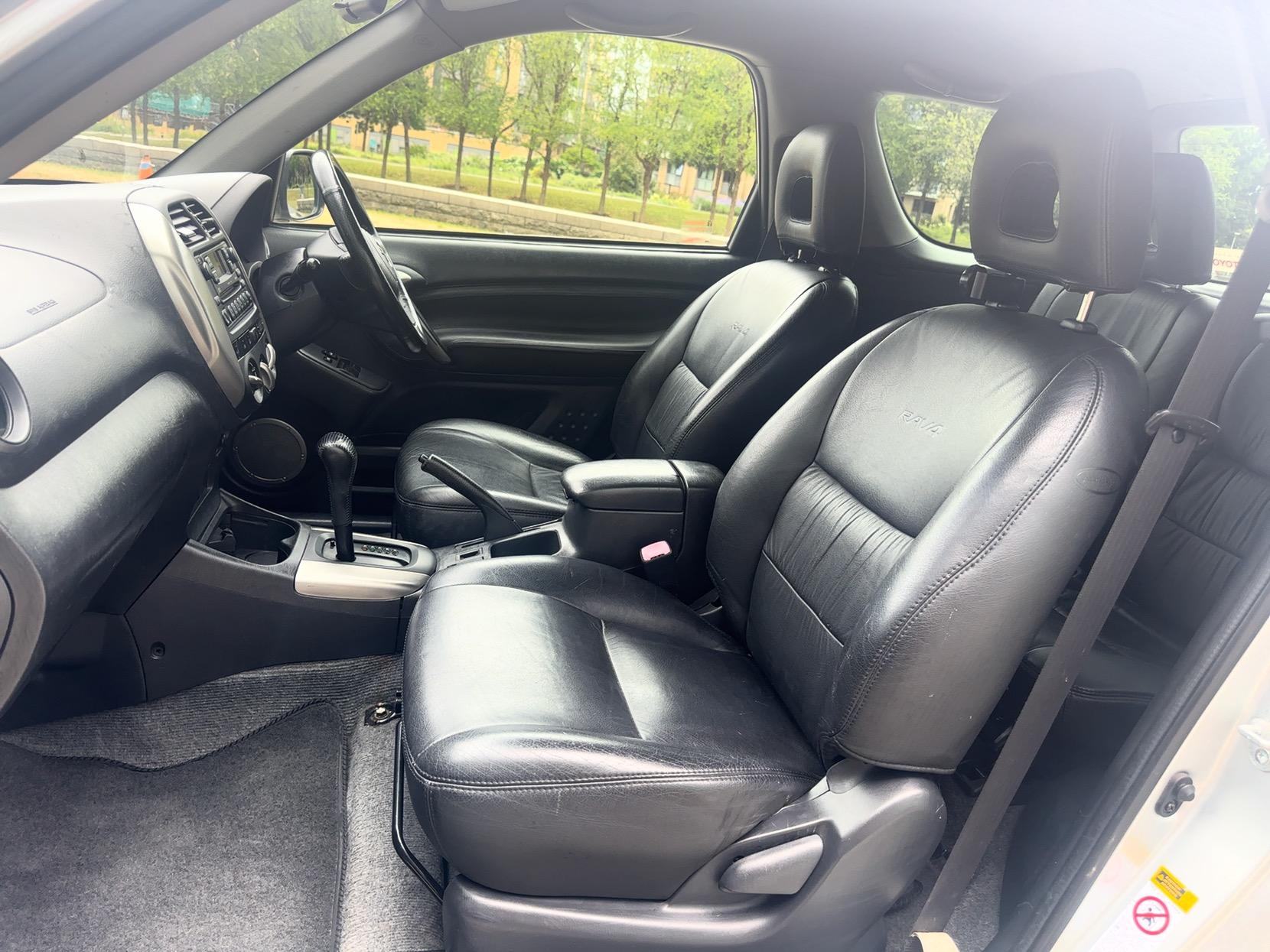 Toyota RAV4 2.0 VVT-i XT3 SUV 3dr Petrol Automatic 4WD (218 g/km, 147 bhp)
