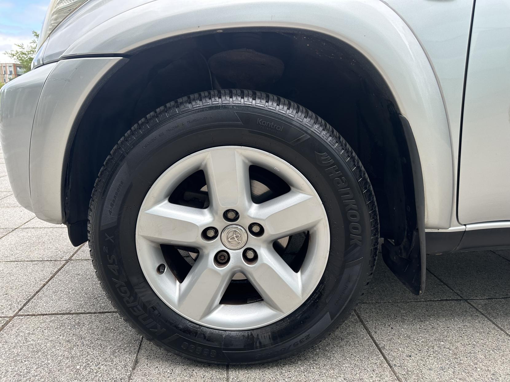 Toyota RAV4 2.0 VVT-i XT3 SUV 3dr Petrol Automatic 4WD (218 g/km, 147 bhp)