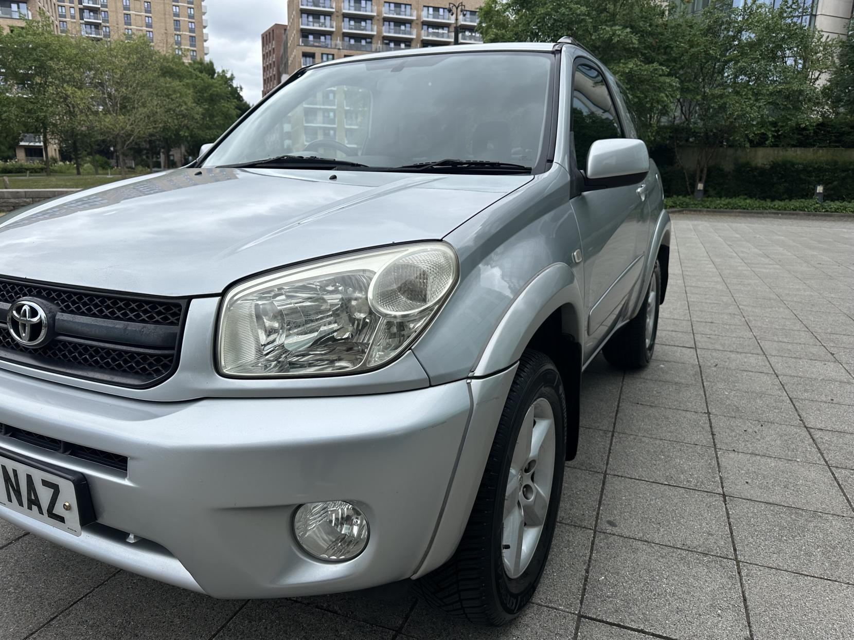 Toyota RAV4 2.0 VVT-i XT3 SUV 3dr Petrol Automatic 4WD (218 g/km, 147 bhp)