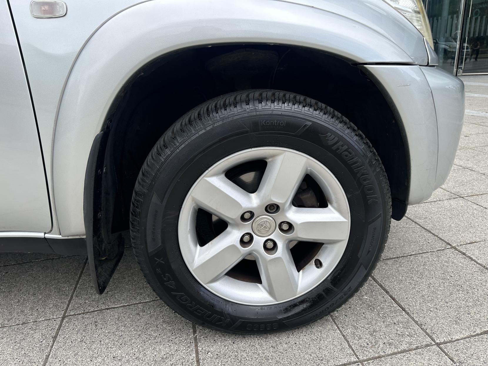 Toyota RAV4 2.0 VVT-i XT3 SUV 3dr Petrol Automatic 4WD (218 g/km, 147 bhp)