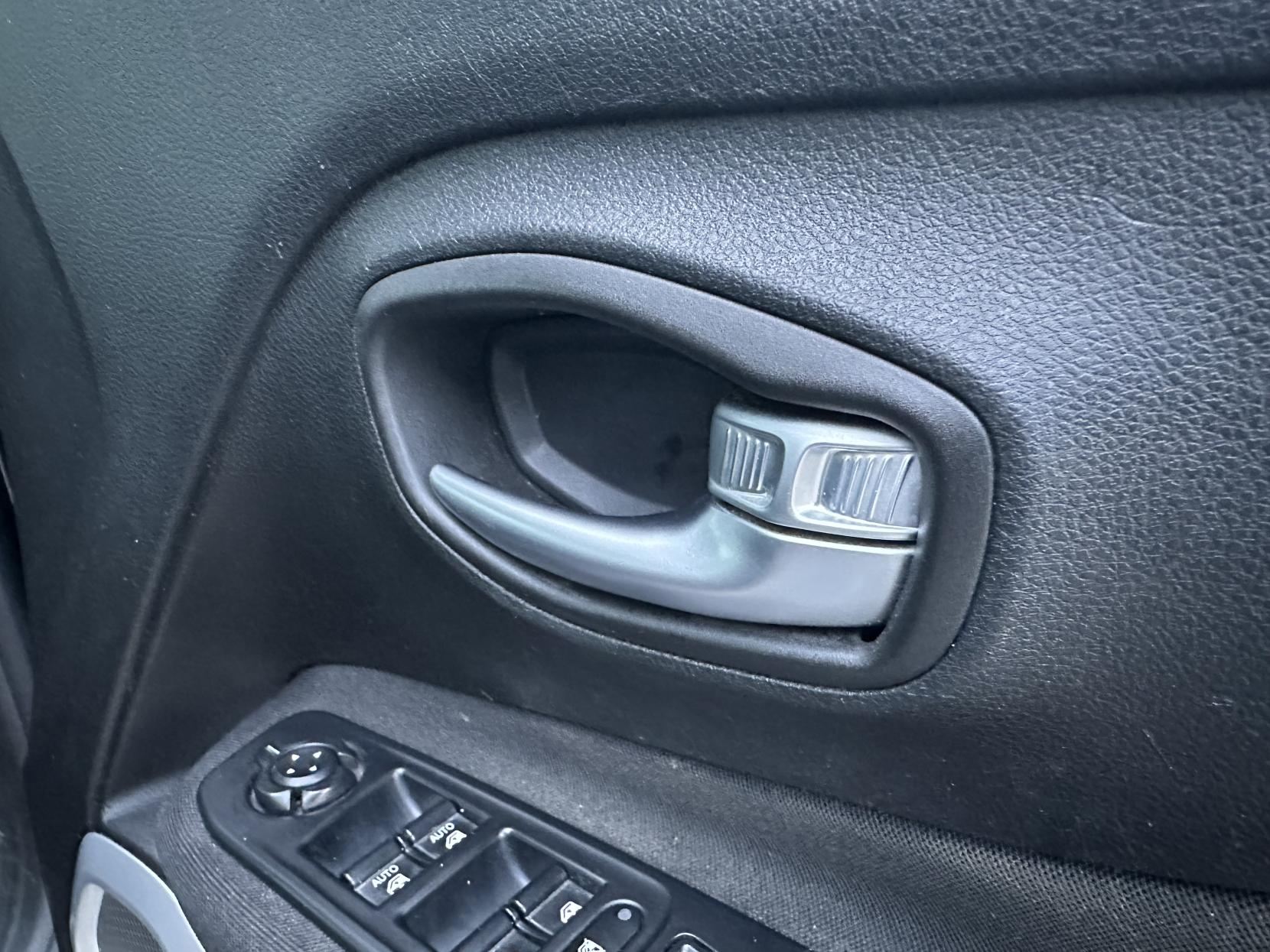 Jeep Renegade 1.4T MultiAirII Longitude SUV 5dr Petrol DDCT Euro 6 (s/s) (140 ps)