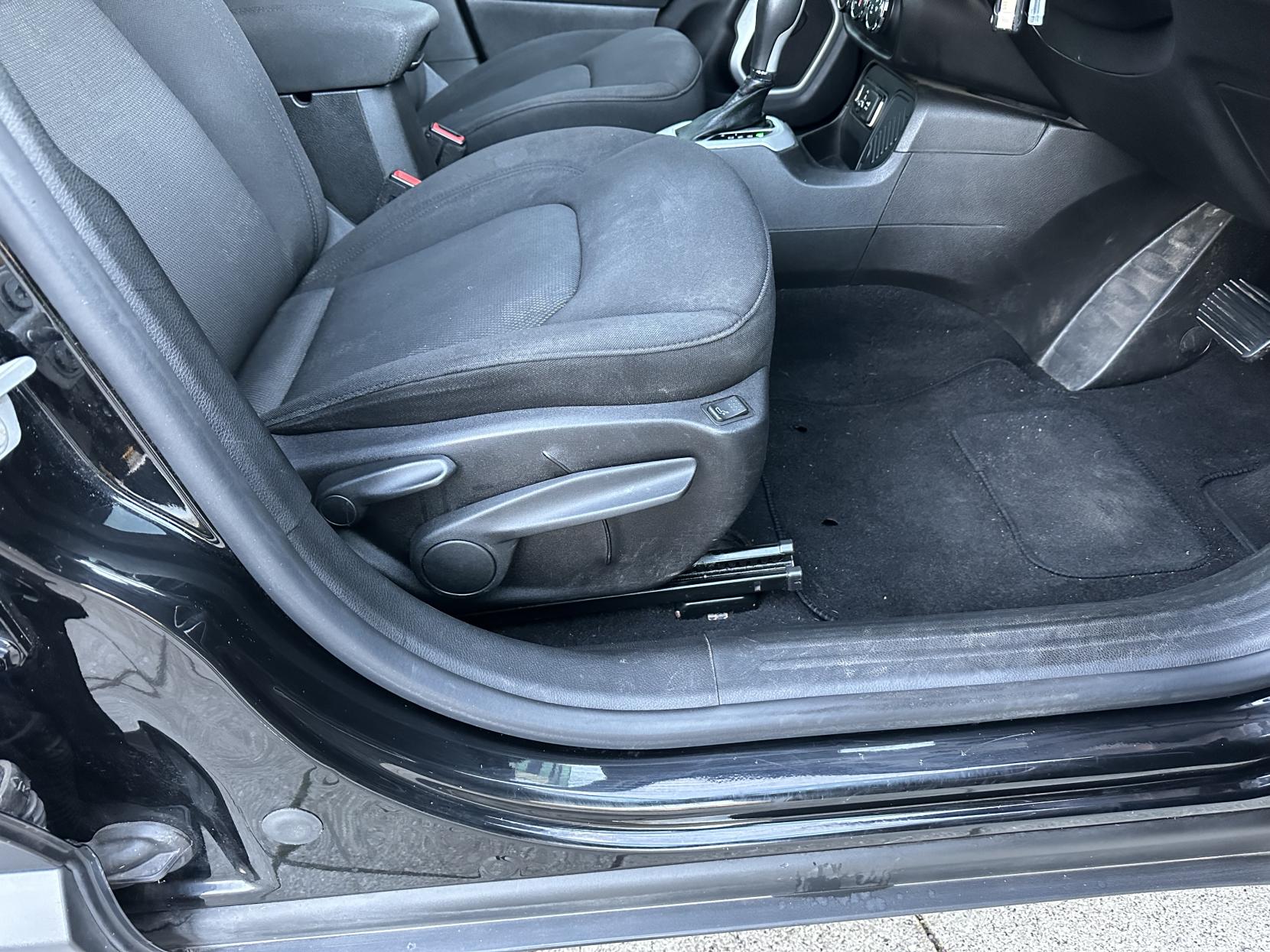 Jeep Renegade 1.4T MultiAirII Longitude SUV 5dr Petrol DDCT Euro 6 (s/s) (140 ps)