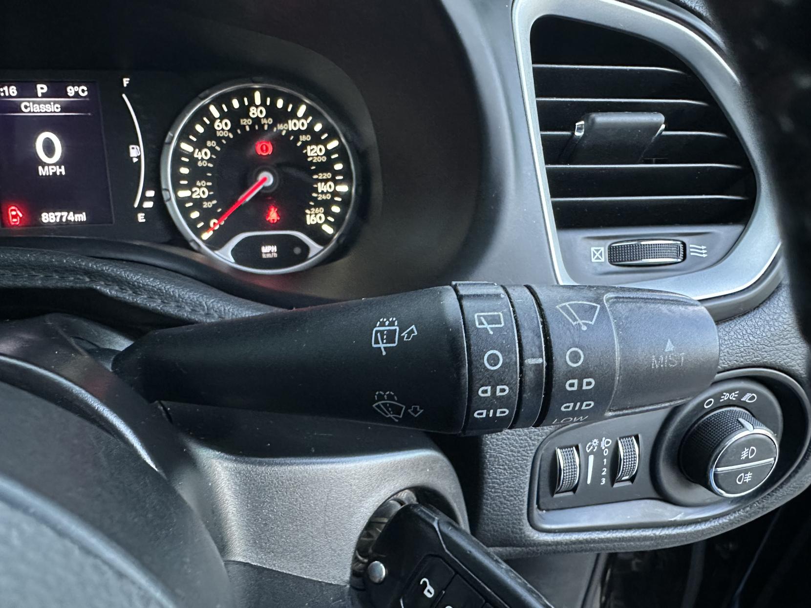 Jeep Renegade 1.4T MultiAirII Longitude SUV 5dr Petrol DDCT Euro 6 (s/s) (140 ps)