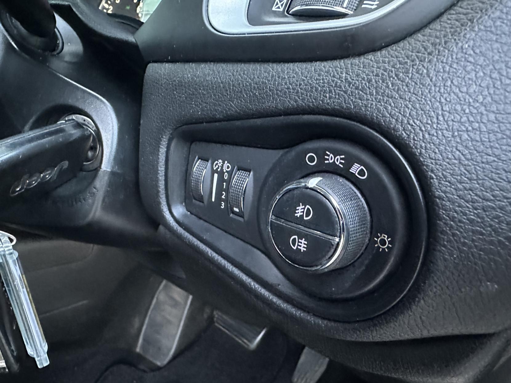 Jeep Renegade 1.4T MultiAirII Longitude SUV 5dr Petrol DDCT Euro 6 (s/s) (140 ps)