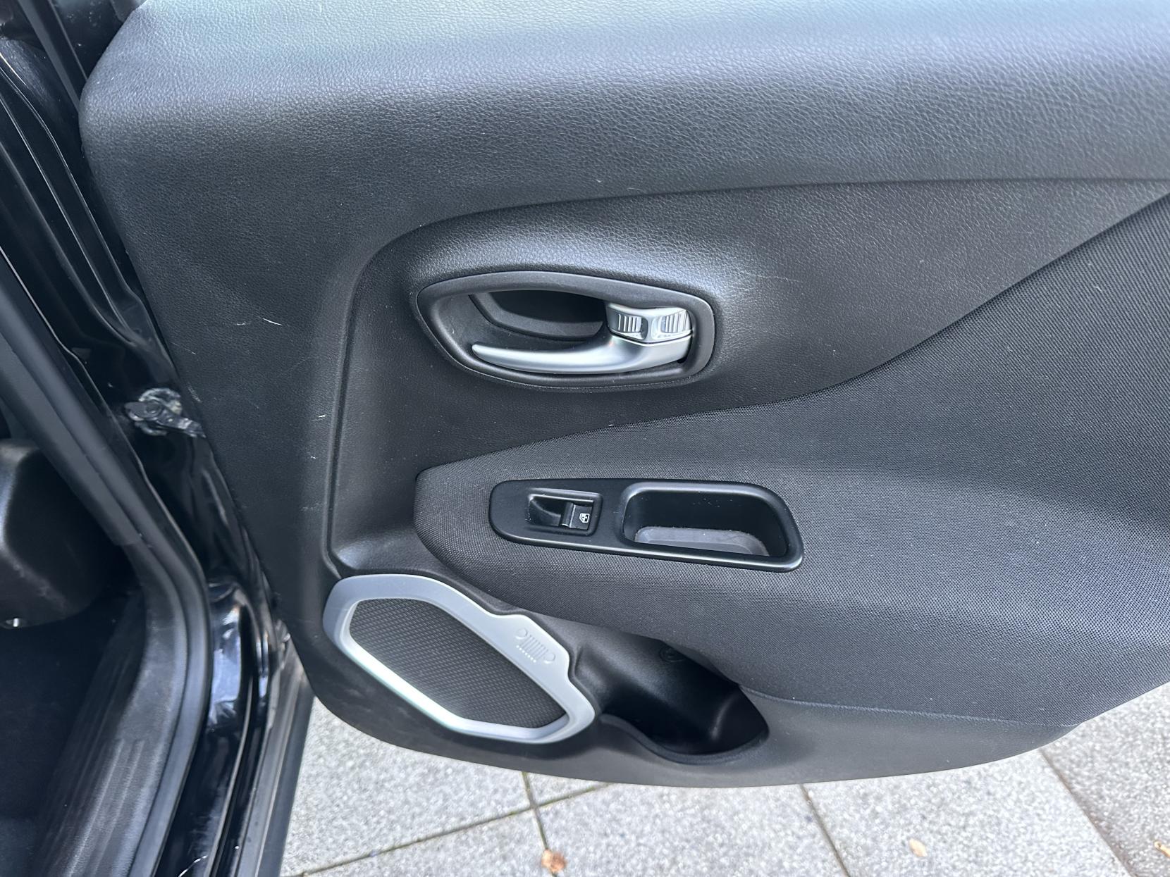 Jeep Renegade 1.4T MultiAirII Longitude SUV 5dr Petrol DDCT Euro 6 (s/s) (140 ps)