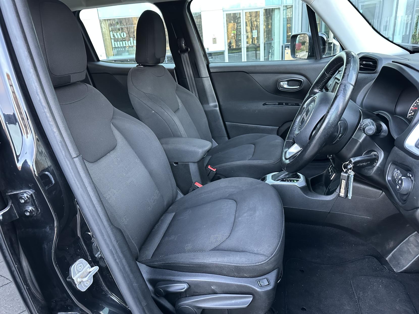 Jeep Renegade 1.4T MultiAirII Longitude SUV 5dr Petrol DDCT Euro 6 (s/s) (140 ps)