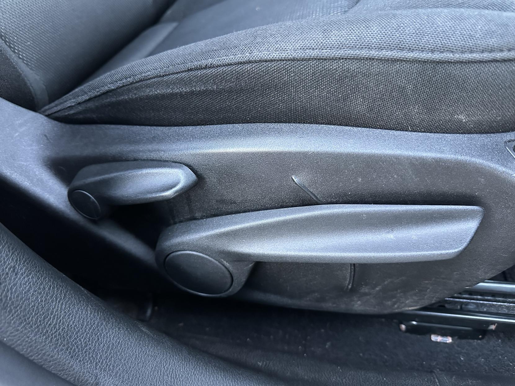 Jeep Renegade 1.4T MultiAirII Longitude SUV 5dr Petrol DDCT Euro 6 (s/s) (140 ps)