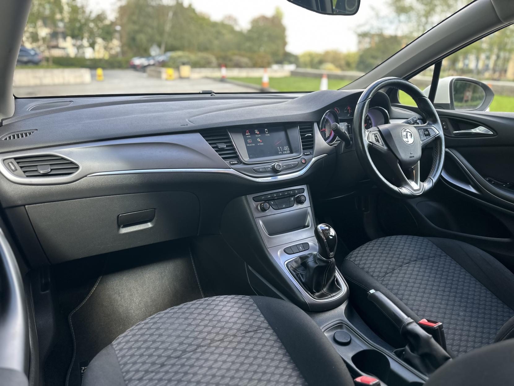 Vauxhall Astra 1.4i Turbo Energy Hatchback 5dr Petrol Manual Euro 6 (125 ps)