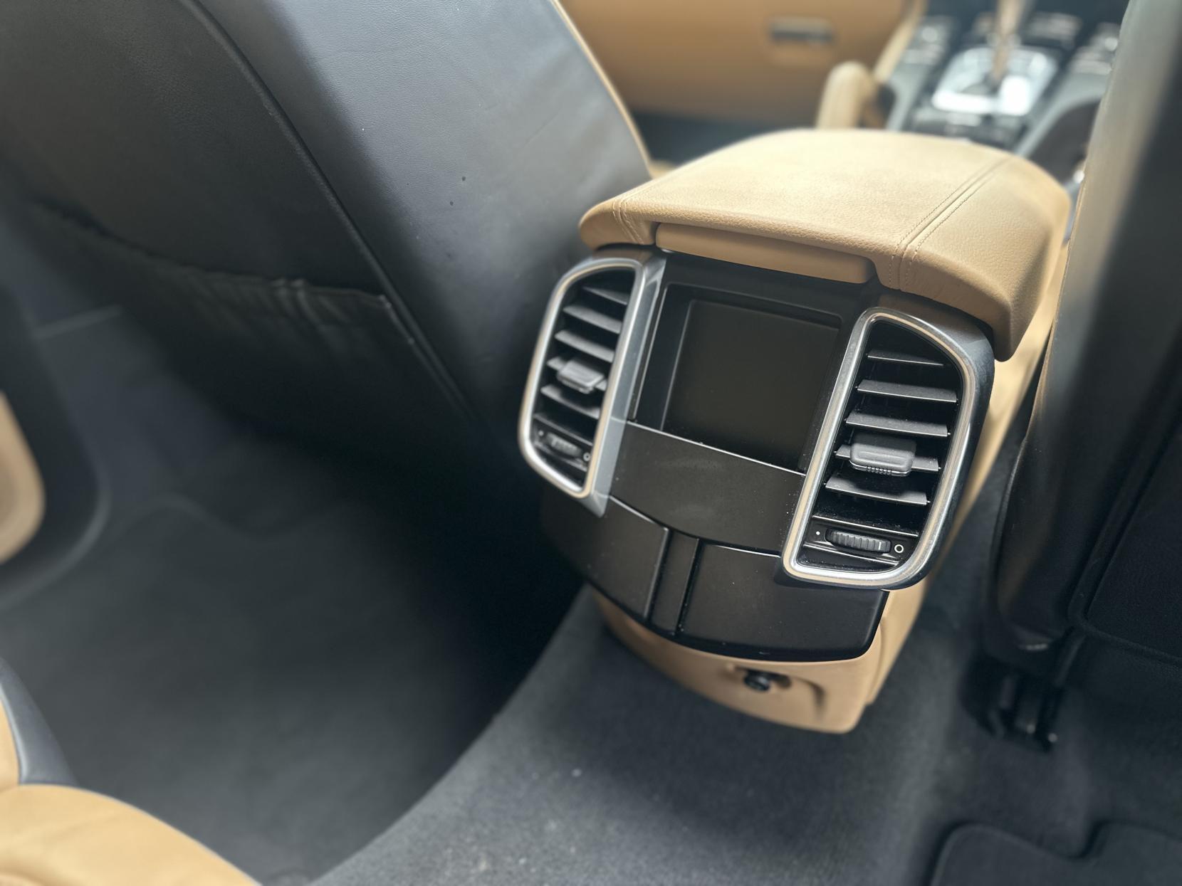 Porsche Cayenne 3.0 V6 E-Hybrid S SUV 5dr Petrol Plug-in Hybrid TiptronicS 4WD Euro 6 (s/s) (416 ps)