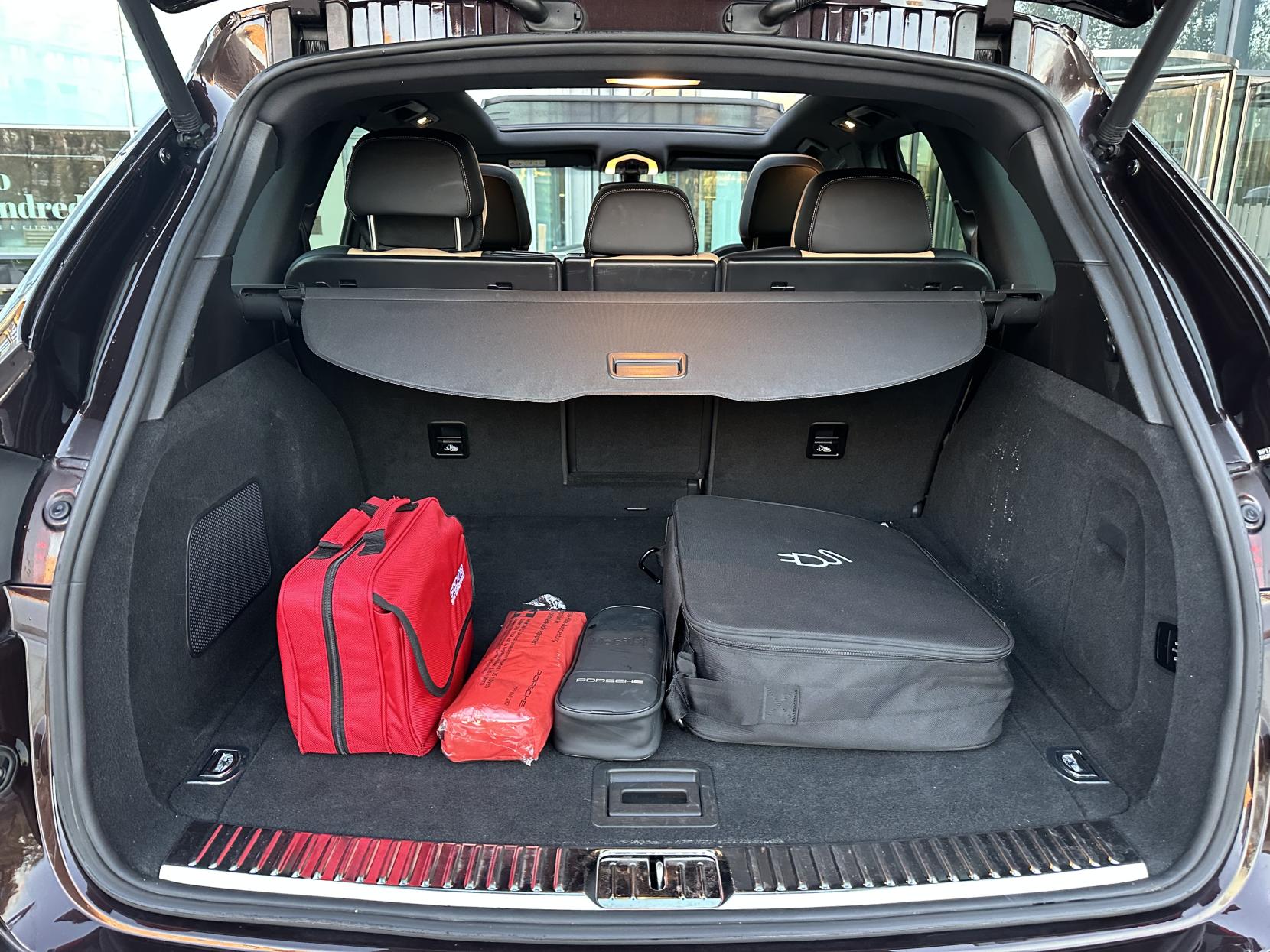 Porsche Cayenne 3.0 V6 E-Hybrid S SUV 5dr Petrol Plug-in Hybrid TiptronicS 4WD Euro 6 (s/s) (416 ps)