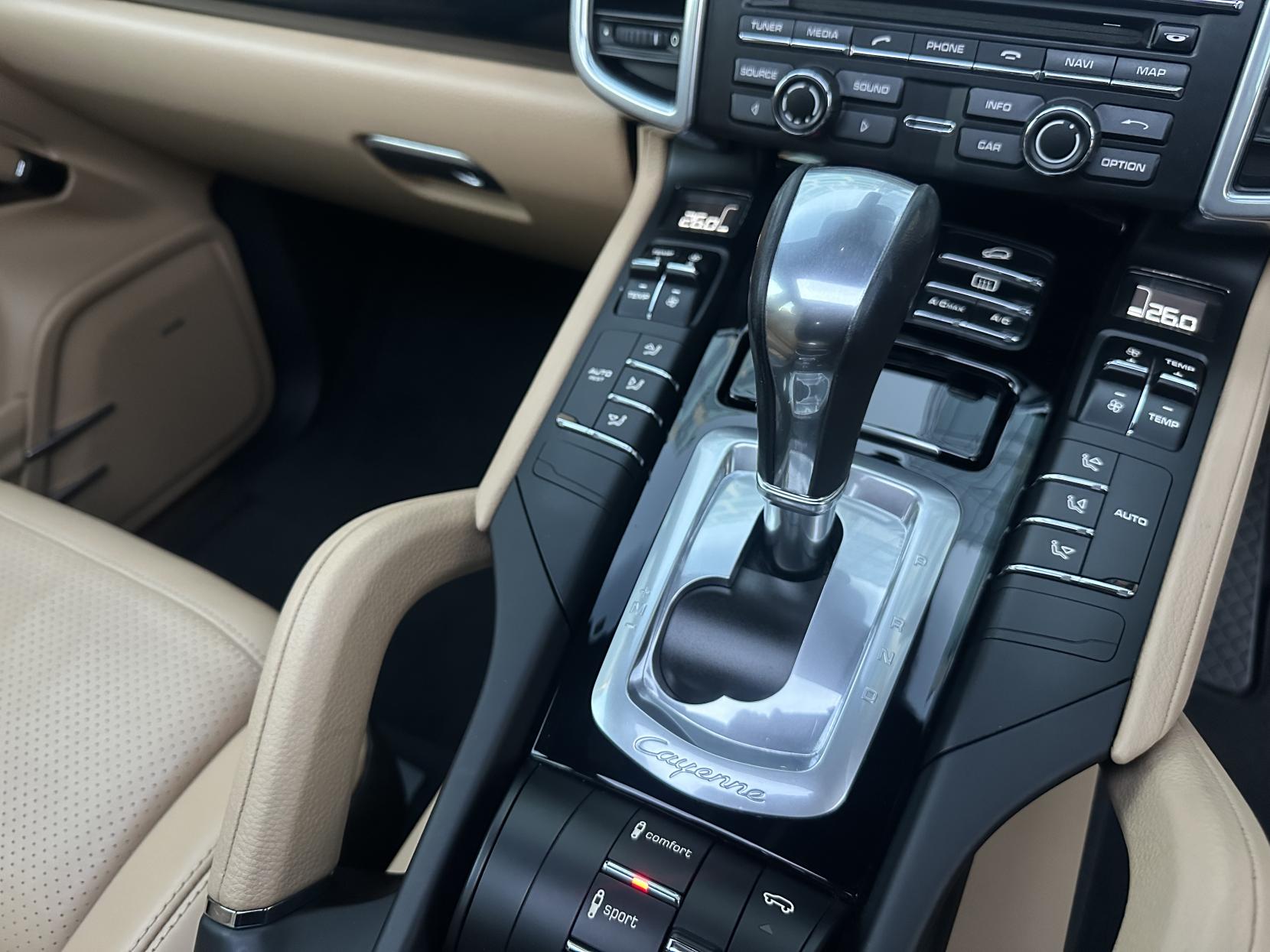 Porsche Cayenne 3.0 V6 E-Hybrid S SUV 5dr Petrol Plug-in Hybrid TiptronicS 4WD Euro 6 (s/s) (416 ps)