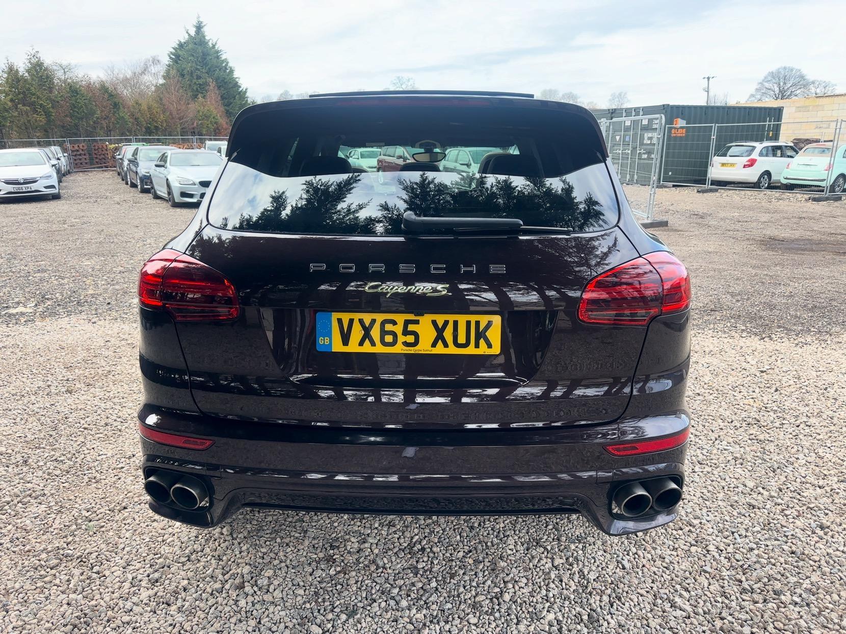 Porsche Cayenne 3.0 V6 E-Hybrid S SUV 5dr Petrol Plug-in Hybrid TiptronicS 4WD Euro 6 (s/s) (416 ps)