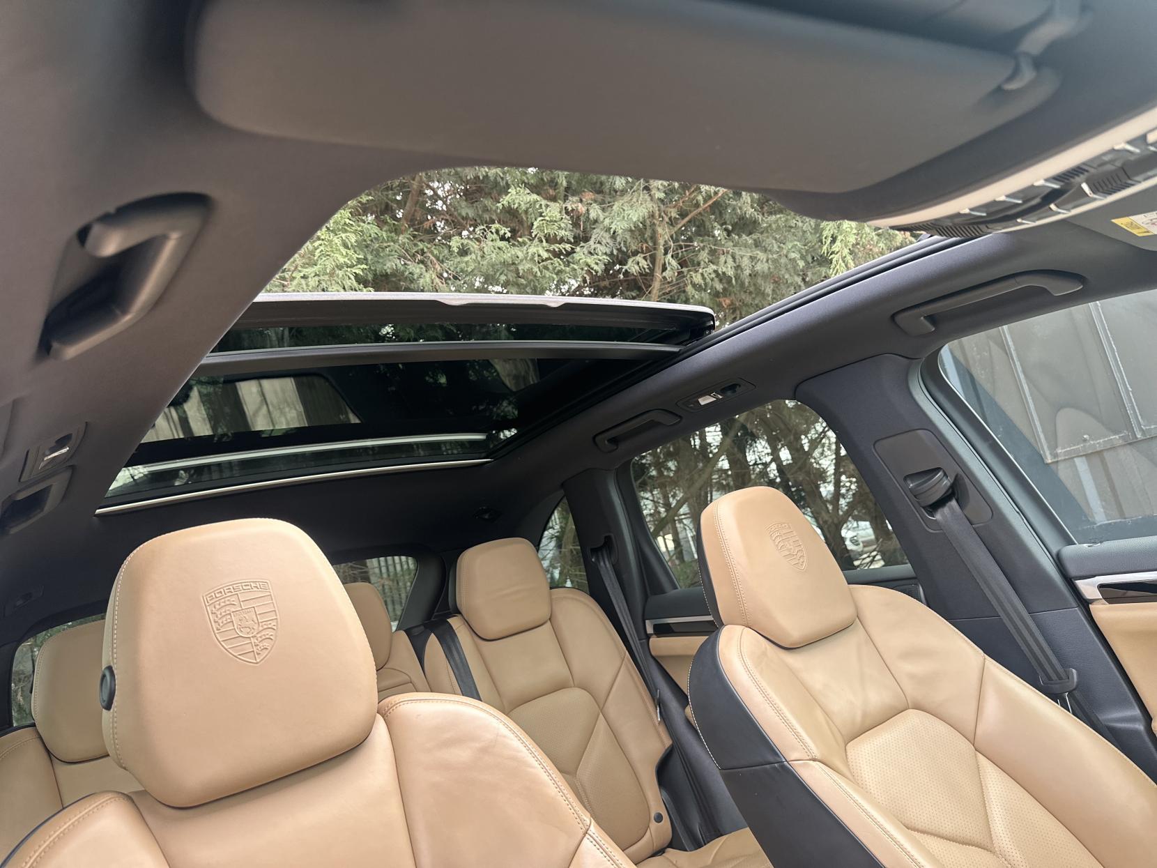 Porsche Cayenne 3.0 V6 E-Hybrid S SUV 5dr Petrol Plug-in Hybrid TiptronicS 4WD Euro 6 (s/s) (416 ps)