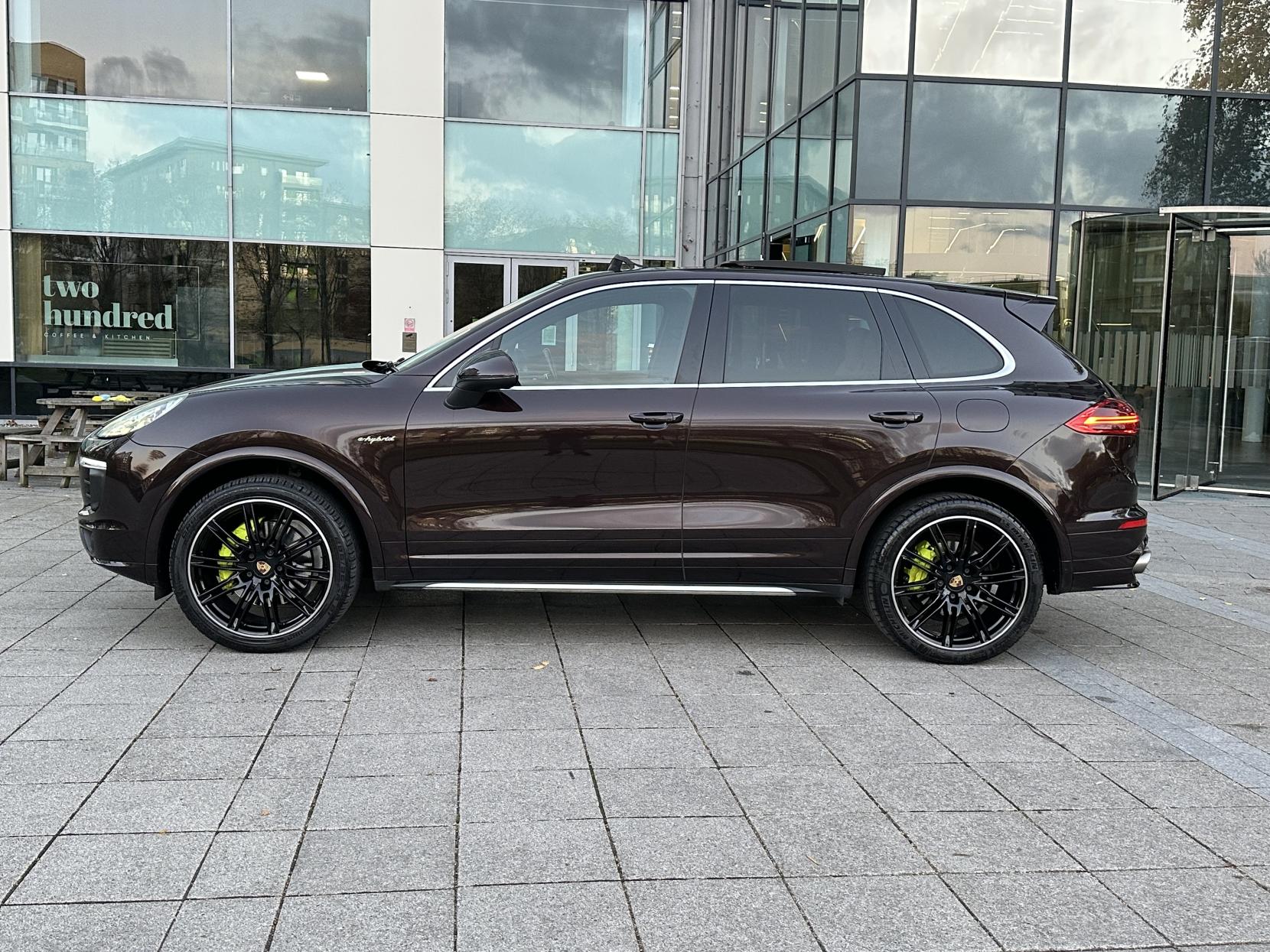 Porsche Cayenne 3.0 V6 E-Hybrid S SUV 5dr Petrol Plug-in Hybrid TiptronicS 4WD Euro 6 (s/s) (416 ps)