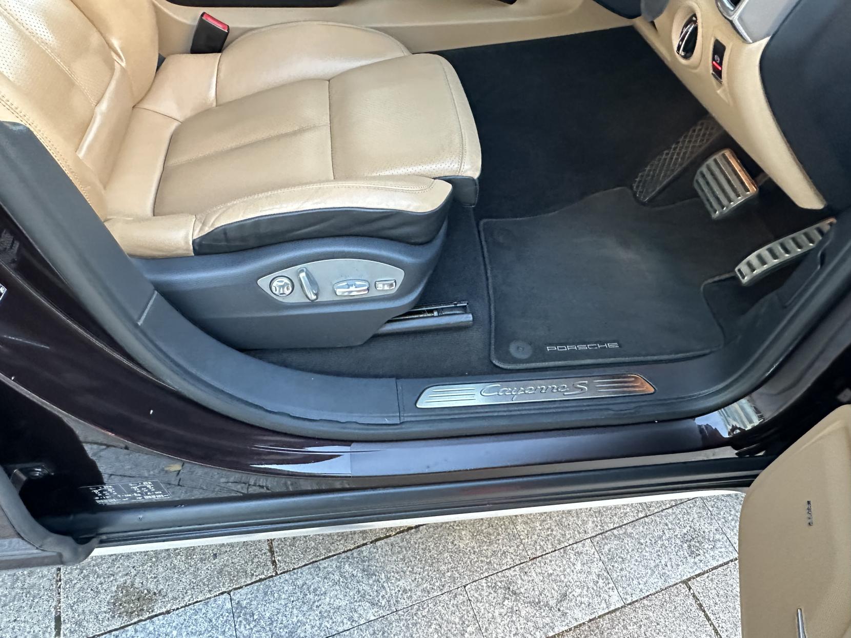 Porsche Cayenne 3.0 V6 E-Hybrid S SUV 5dr Petrol Plug-in Hybrid TiptronicS 4WD Euro 6 (s/s) (416 ps)