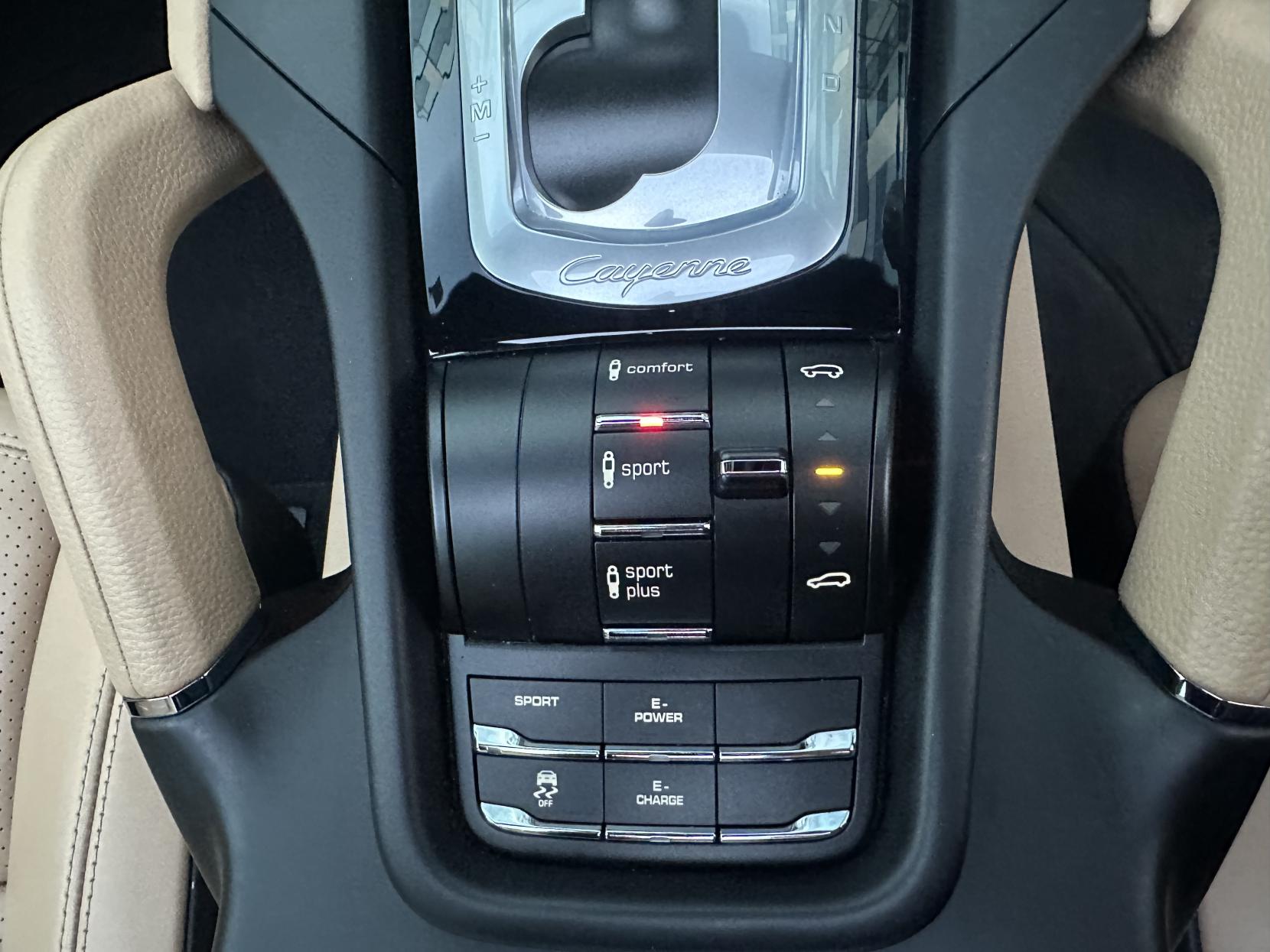 Porsche Cayenne 3.0 V6 E-Hybrid S SUV 5dr Petrol Plug-in Hybrid TiptronicS 4WD Euro 6 (s/s) (416 ps)