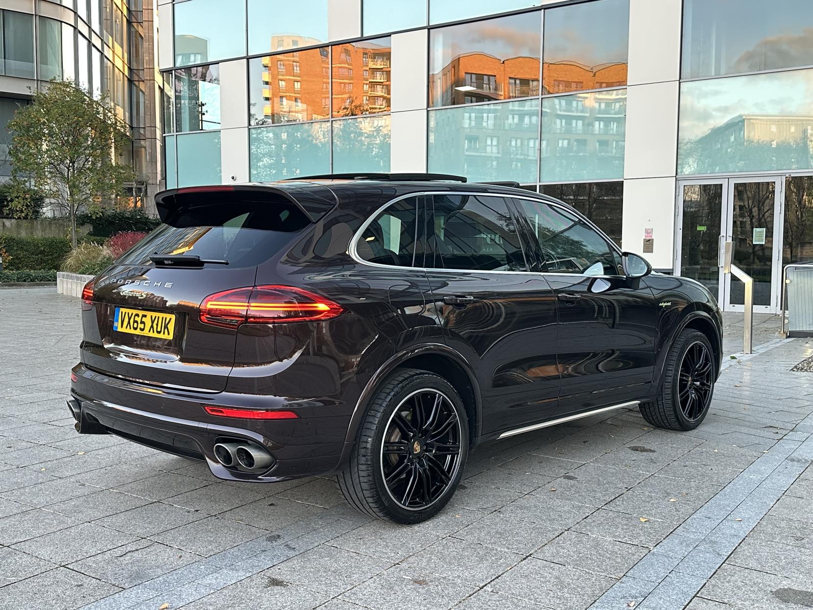 Porsche Cayenne 3.0 V6 E-Hybrid S SUV 5dr Petrol Plug-in Hybrid TiptronicS 4WD Euro 6 (s/s) (416 ps)