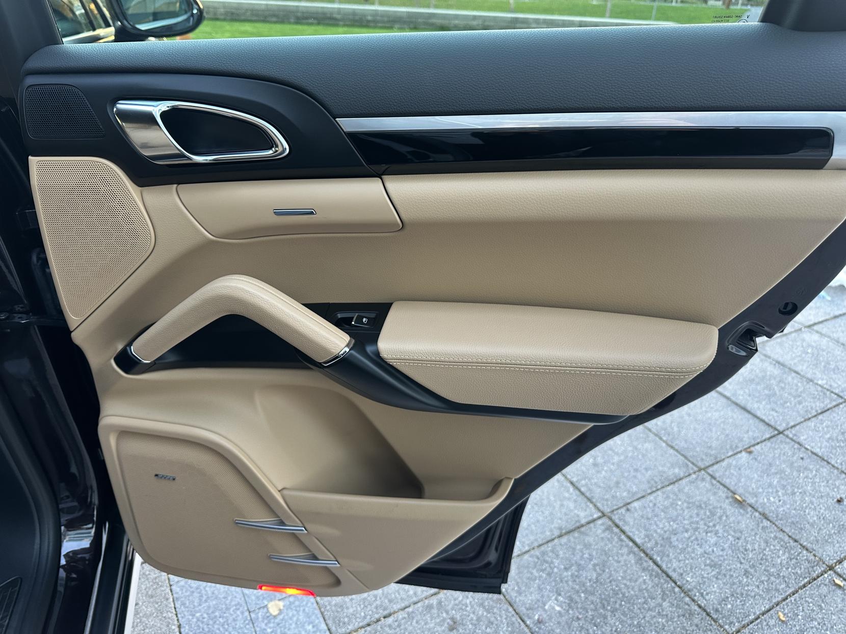 Porsche Cayenne 3.0 V6 E-Hybrid S SUV 5dr Petrol Plug-in Hybrid TiptronicS 4WD Euro 6 (s/s) (416 ps)