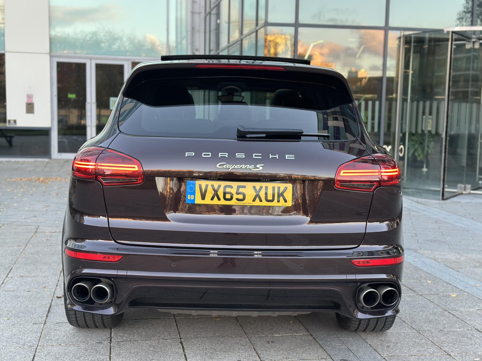 Porsche Cayenne 3.0 V6 E-Hybrid S SUV 5dr Petrol Plug-in Hybrid TiptronicS 4WD Euro 6 (s/s) (416 ps)